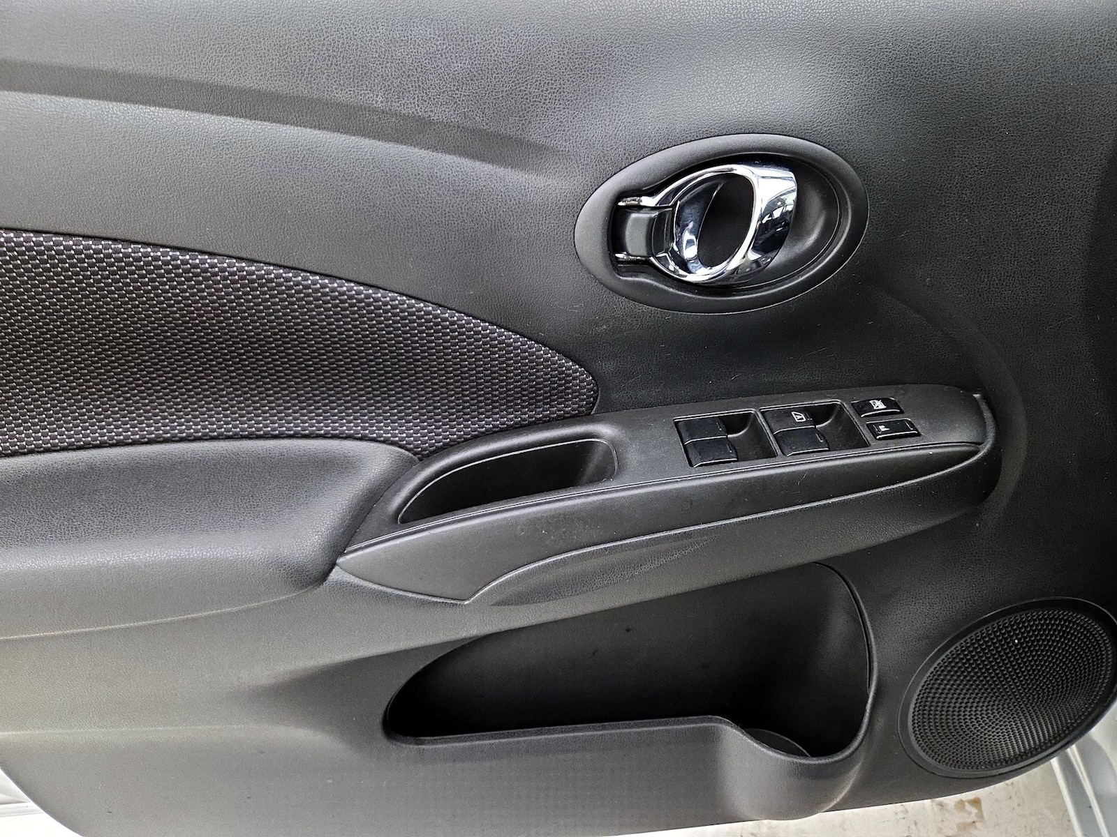 2018 Nissan Versa Sedan SV - Photo 13