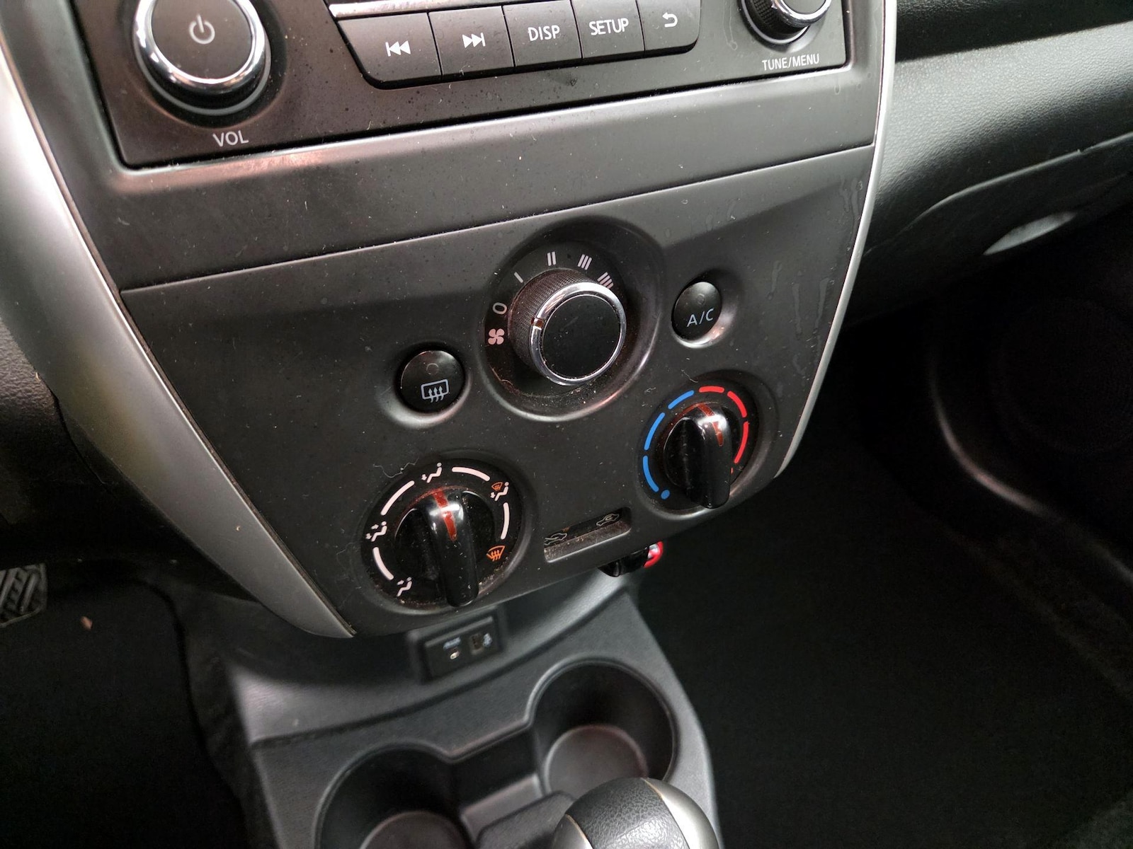 2018 Nissan Versa Sedan SV - Photo 16