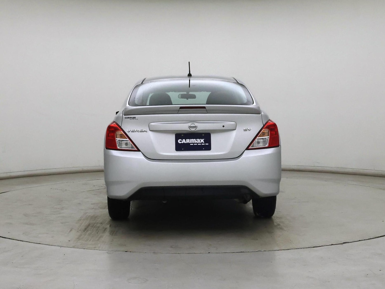 2018 Nissan Versa Sedan SV - Photo 7