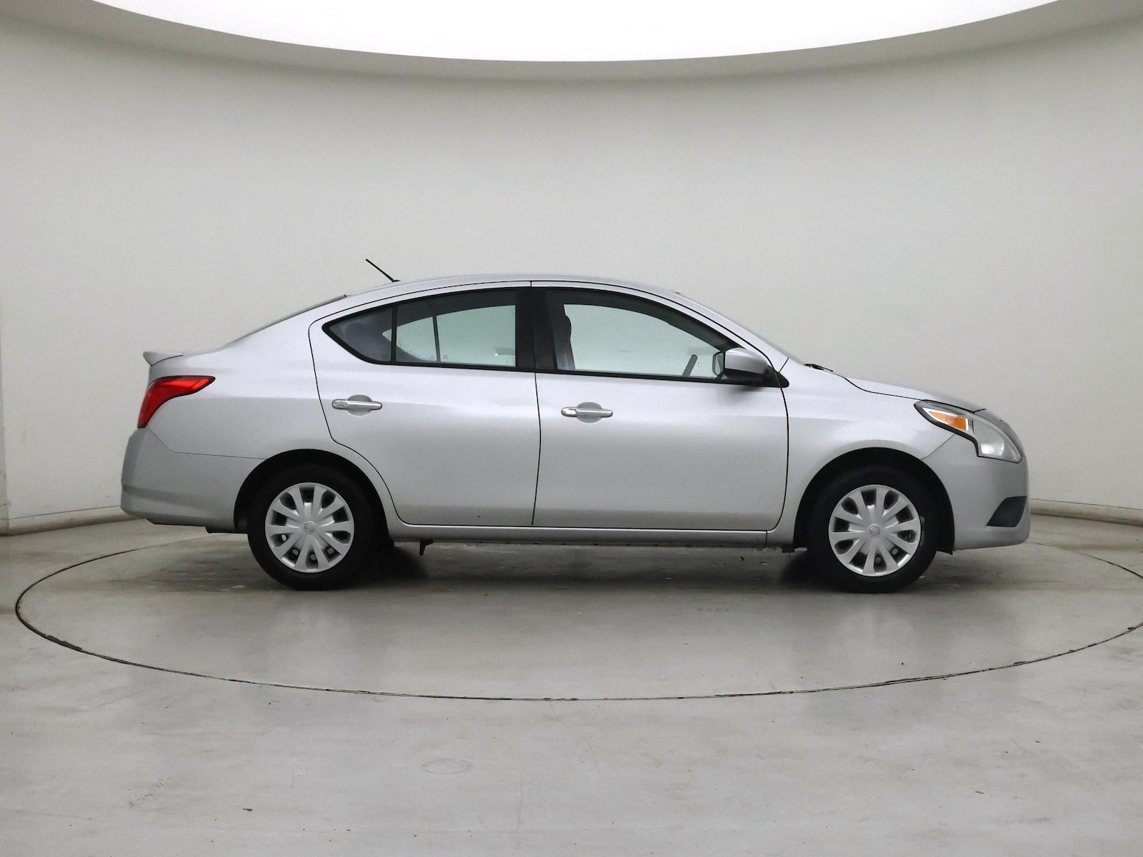 2018 Nissan Versa Sedan SV - Photo 8