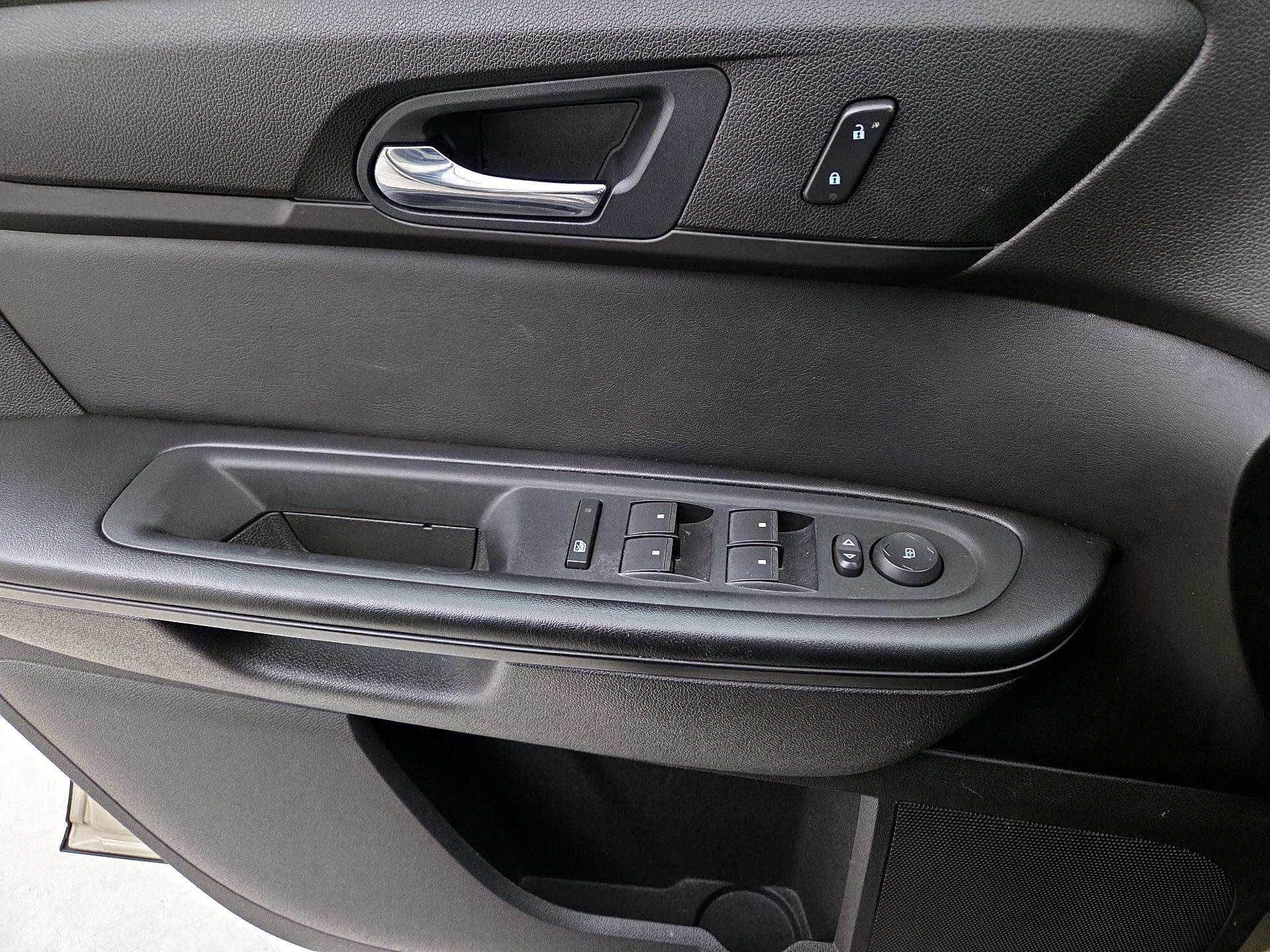 Thumbnail: 2014 Chevrolet Traverse - 12