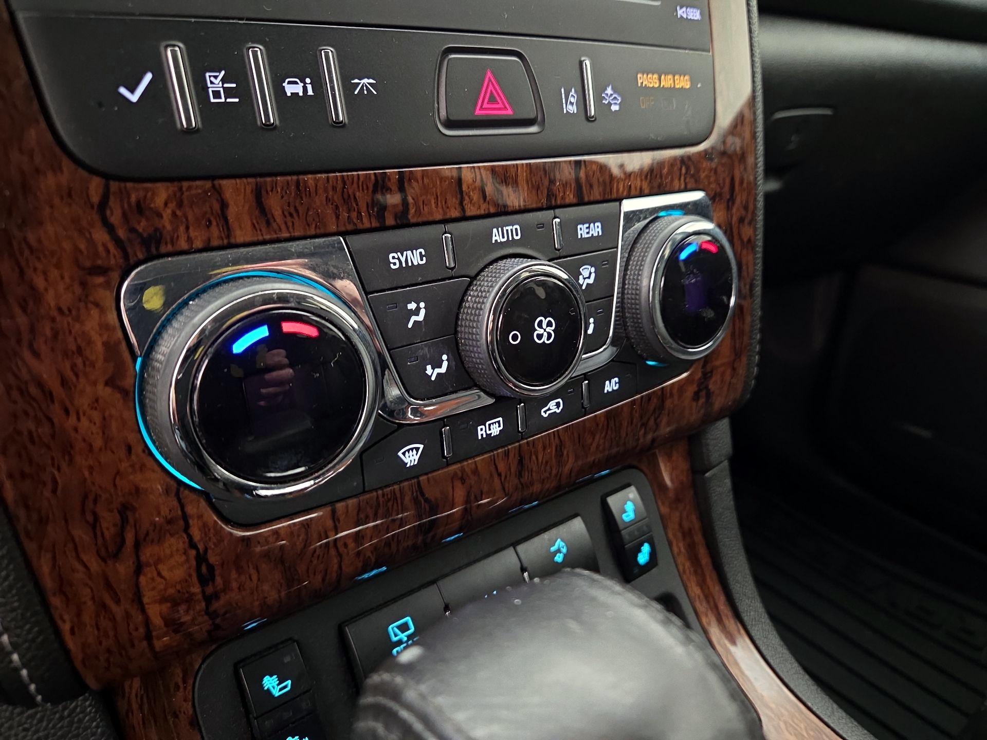 Thumbnail: 2014 Chevrolet Traverse - 14