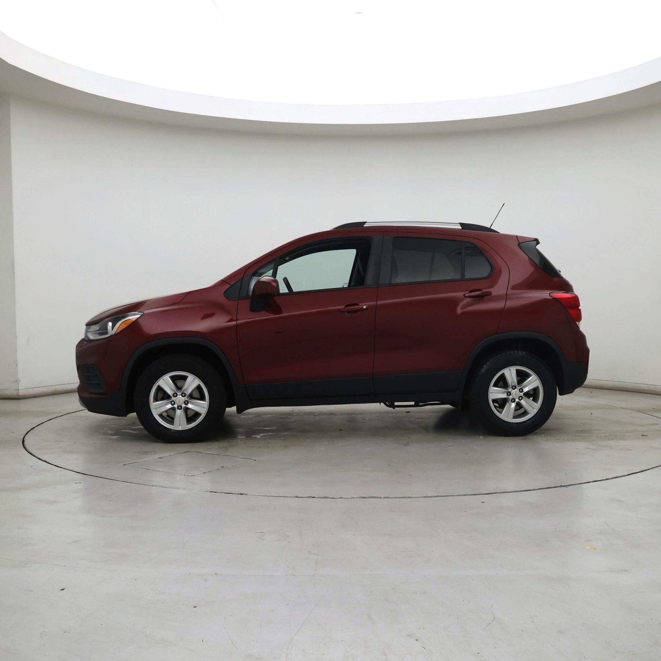 Thumbnail: 2022 Chevrolet Trax - 3