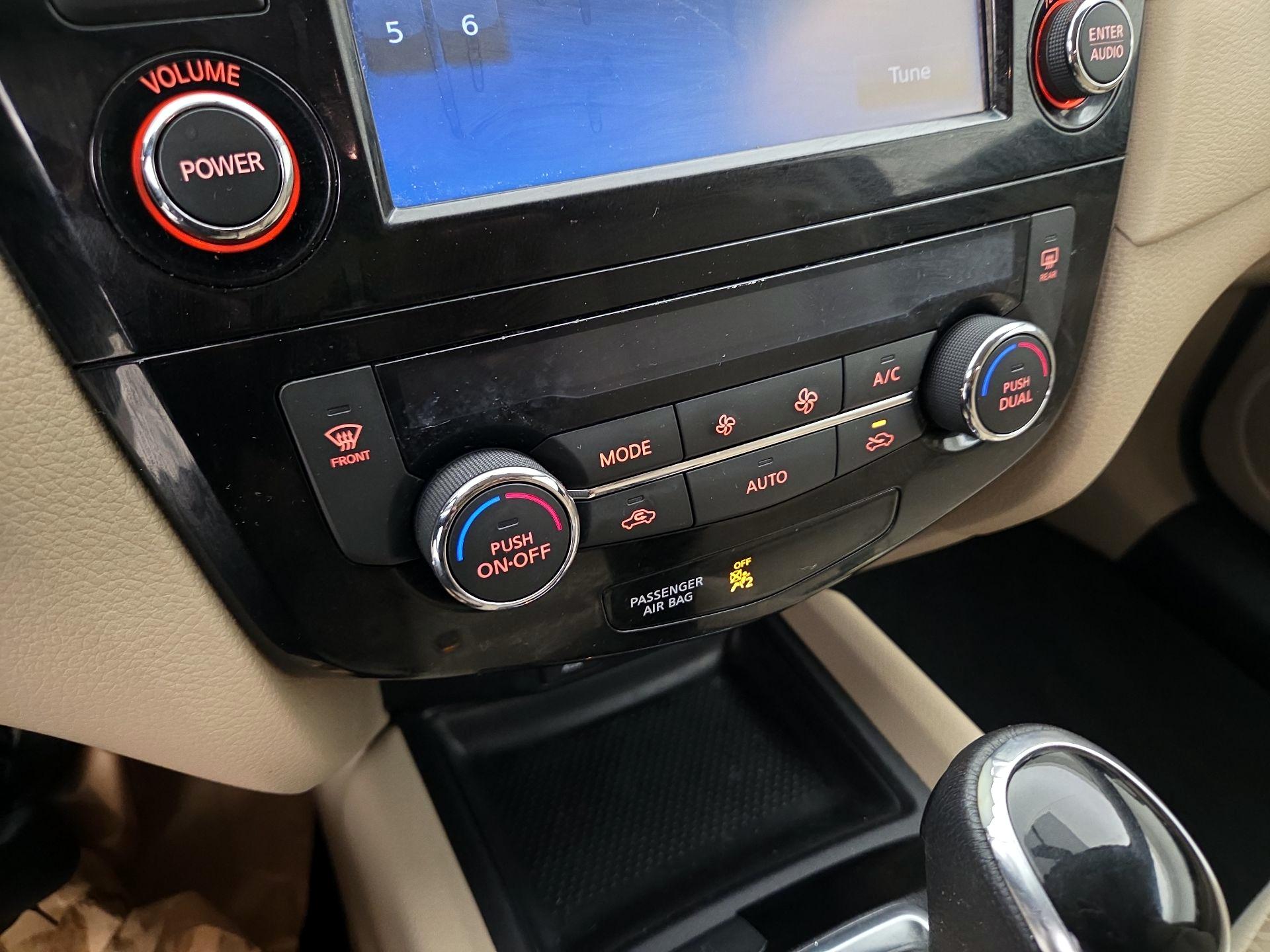 Thumbnail: 2017 Nissan Rogue - 17