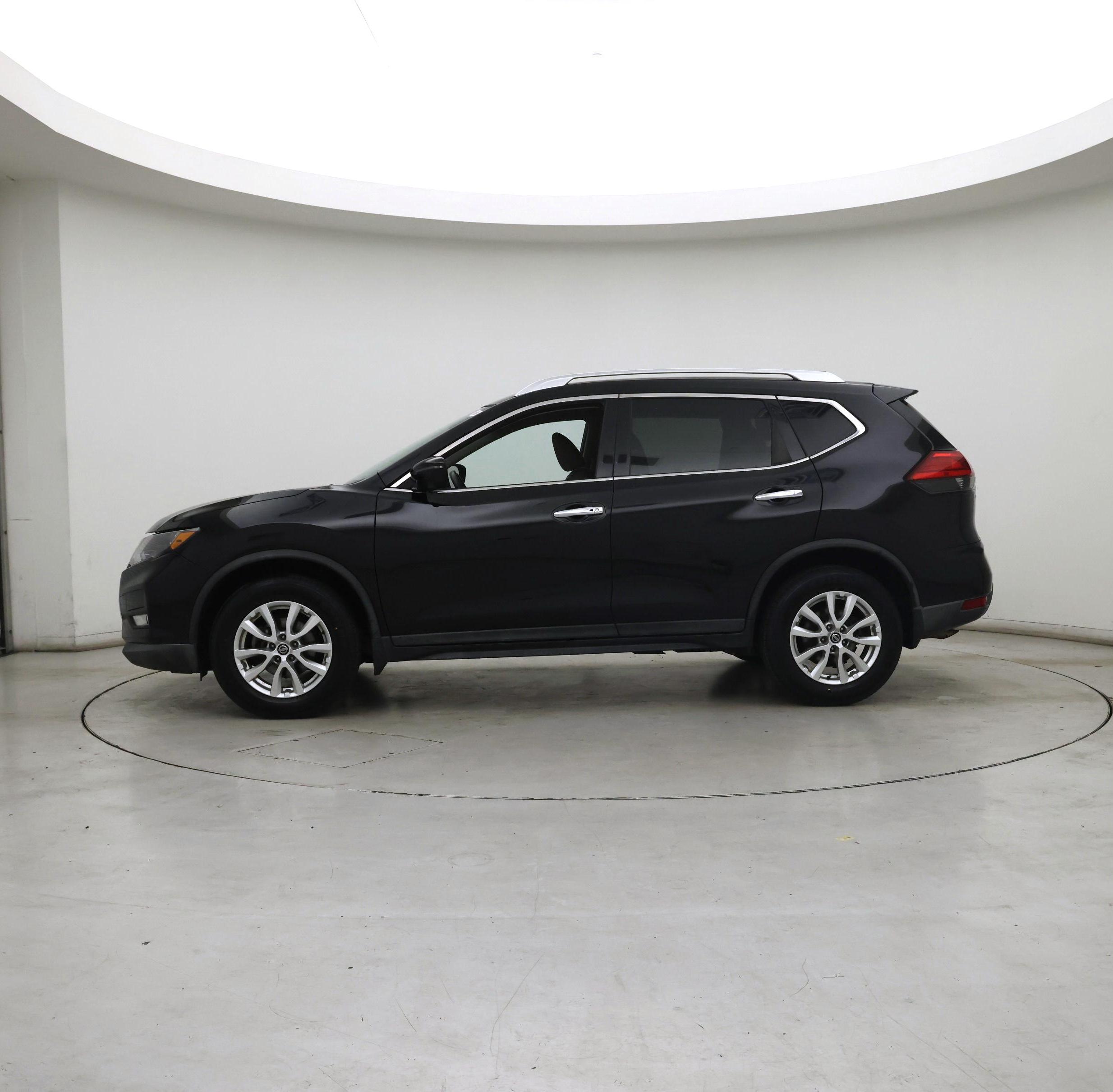 Thumbnail: 2017 Nissan Rogue - 3