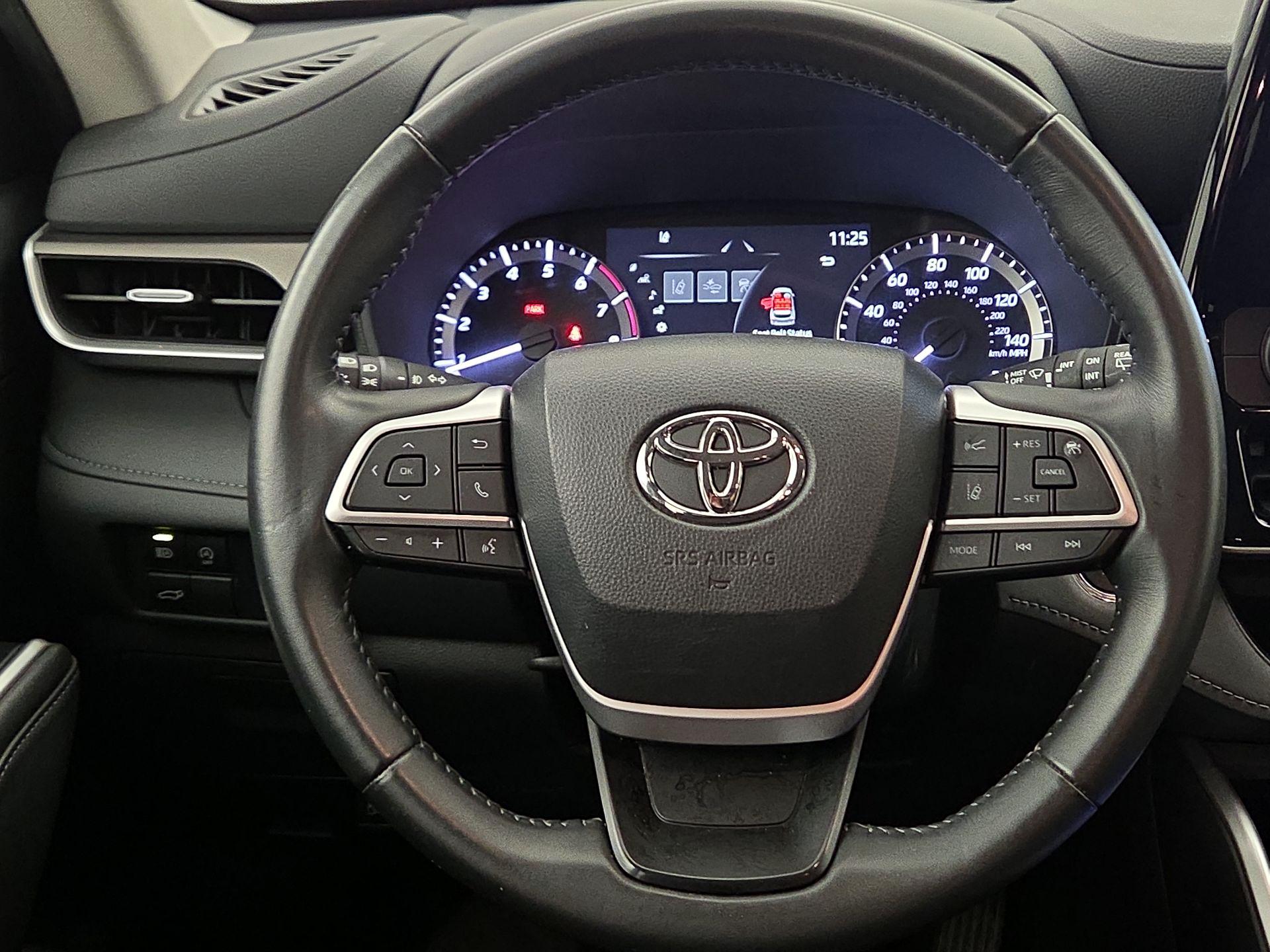 Thumbnail: 2023 Toyota Highlander - 10