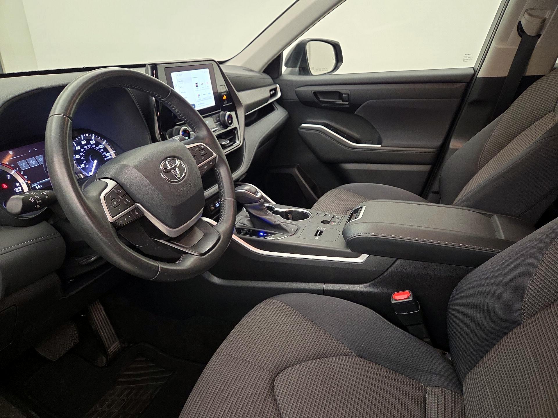 Thumbnail: 2023 Toyota Highlander - 11