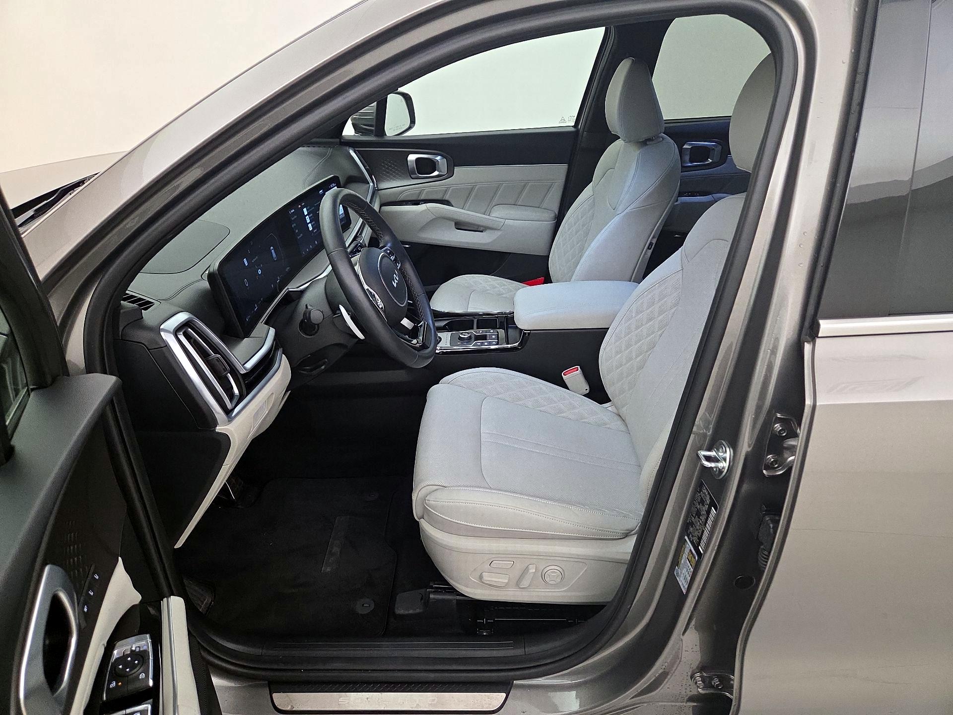 Thumbnail: 2025 Kia Sorento - 11