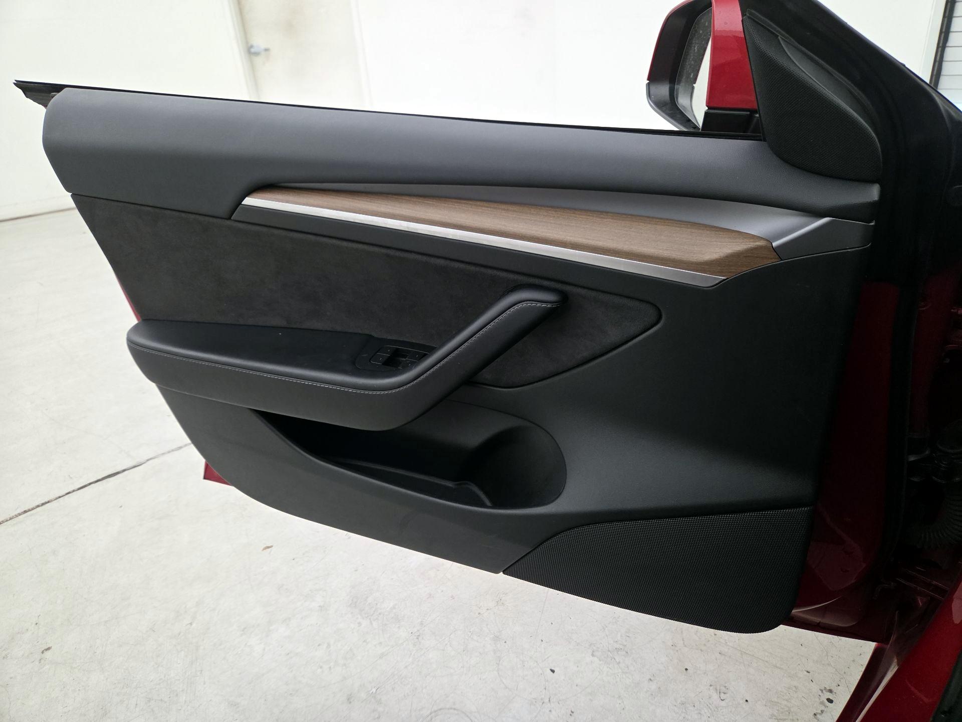 Thumbnail: 2023 Tesla Model 3 - 12