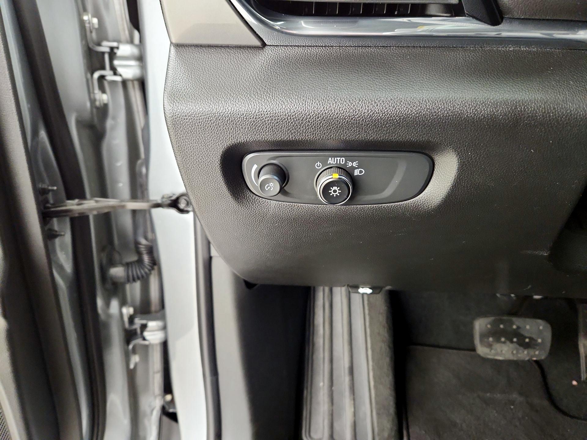 Thumbnail: 2023 Chevrolet Traverse - 13