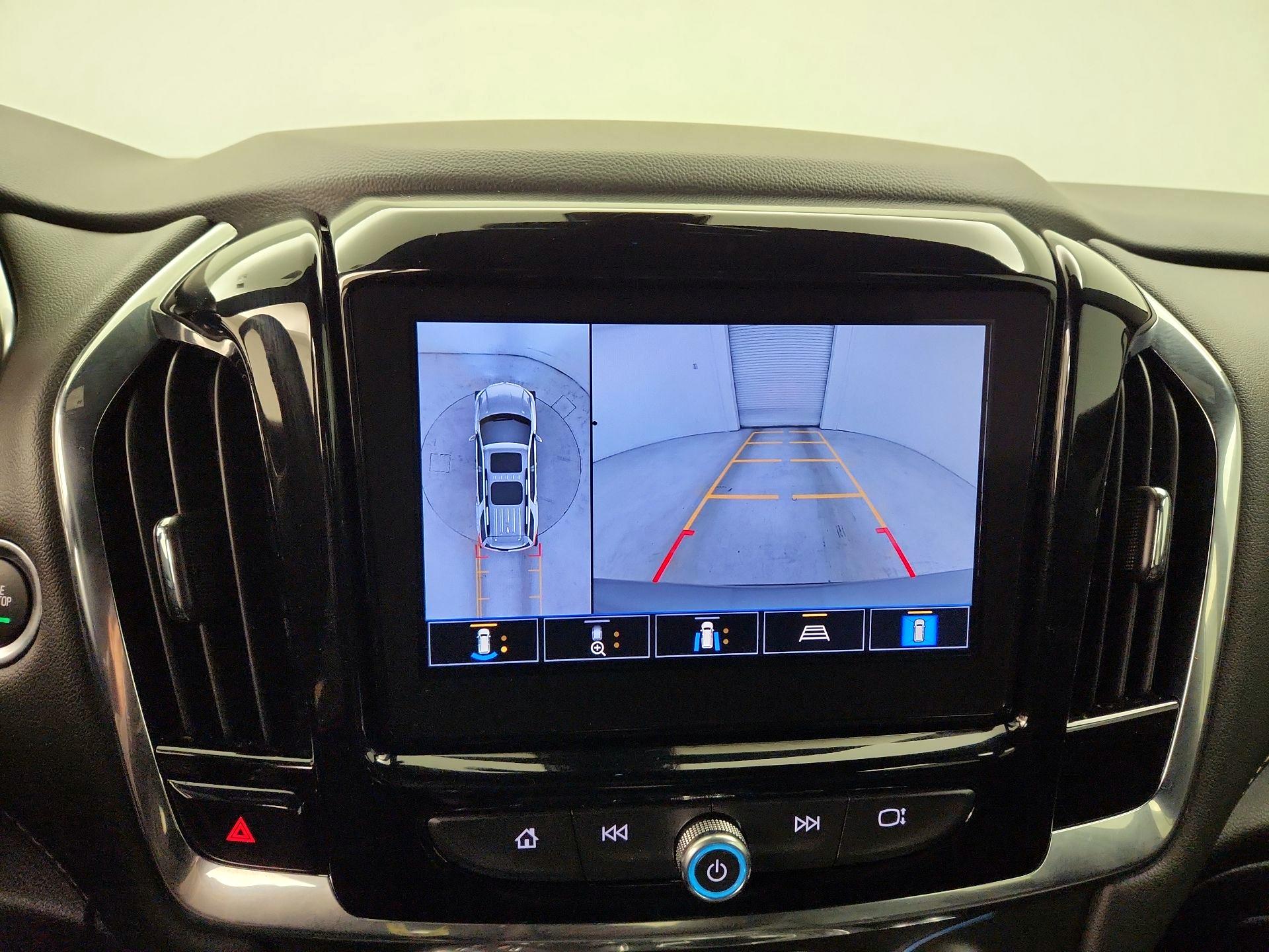 Thumbnail: 2023 Chevrolet Traverse - 14