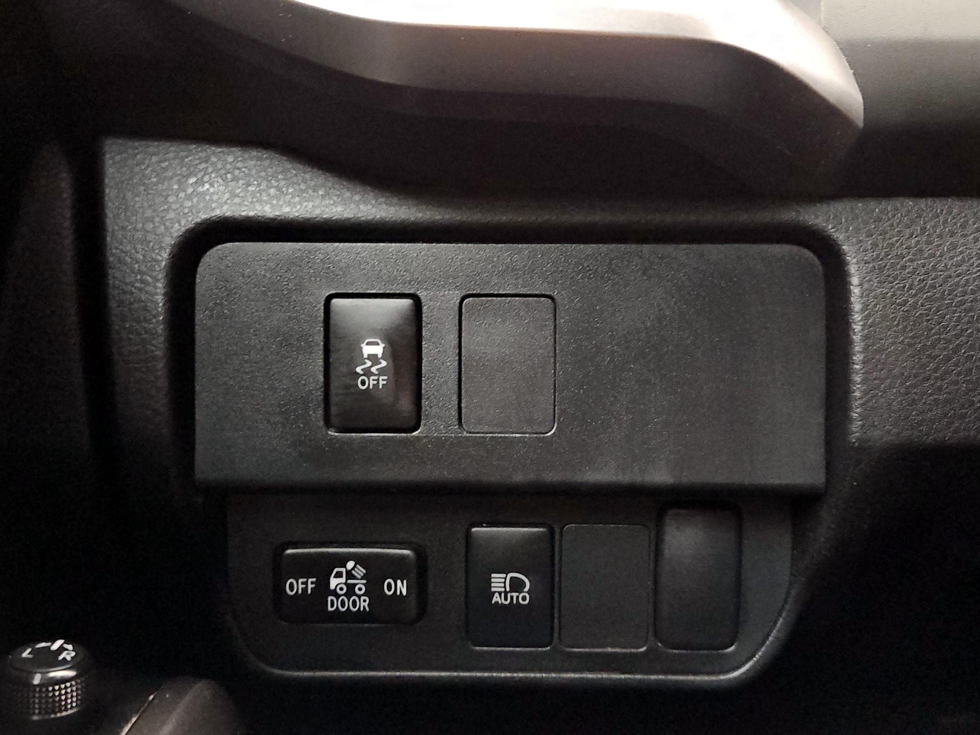 Thumbnail: 2023 Toyota Tacoma - 13