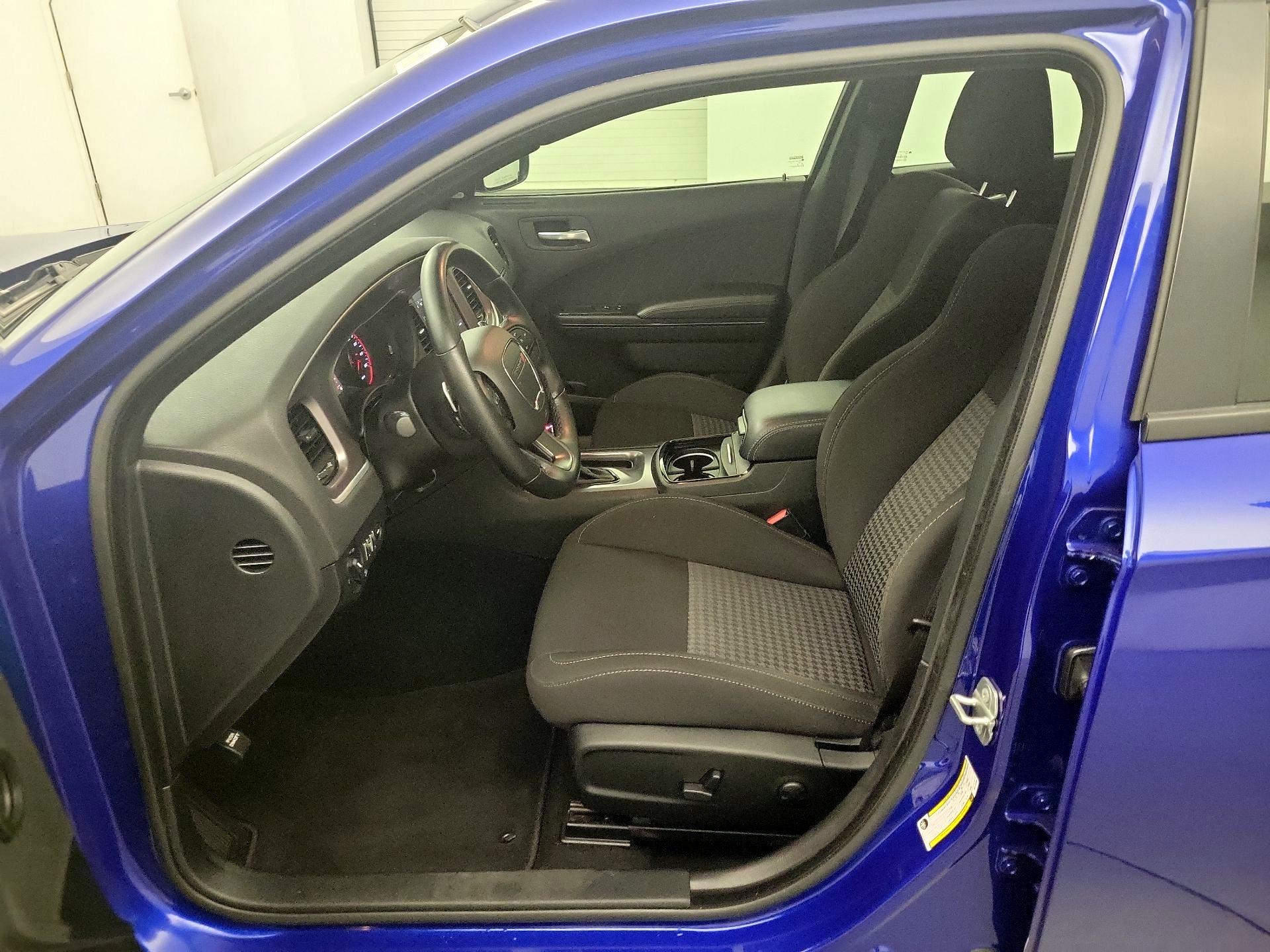 Thumbnail: 2022 Dodge Charger - 9