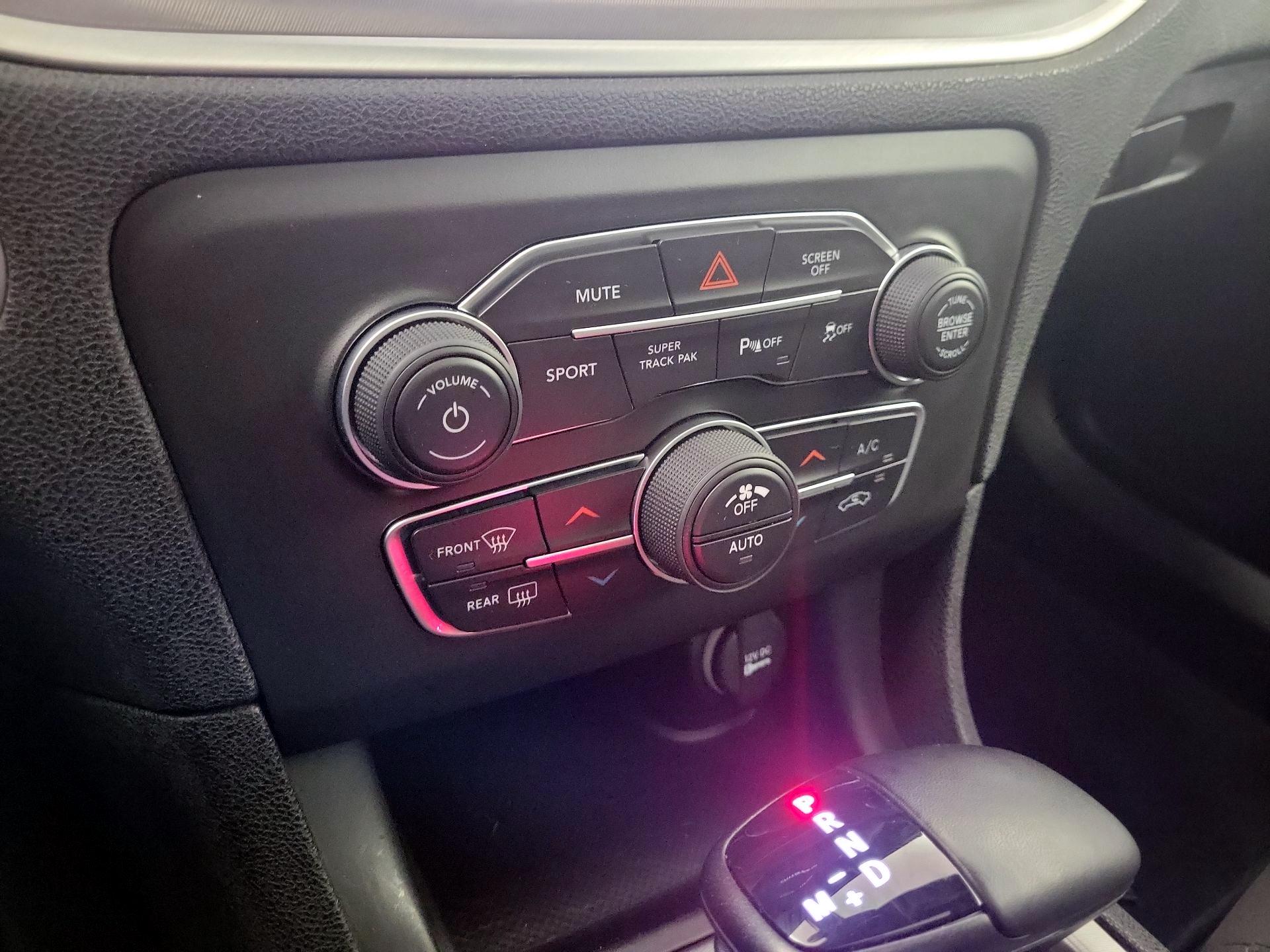 Thumbnail: 2022 Dodge Charger - 14