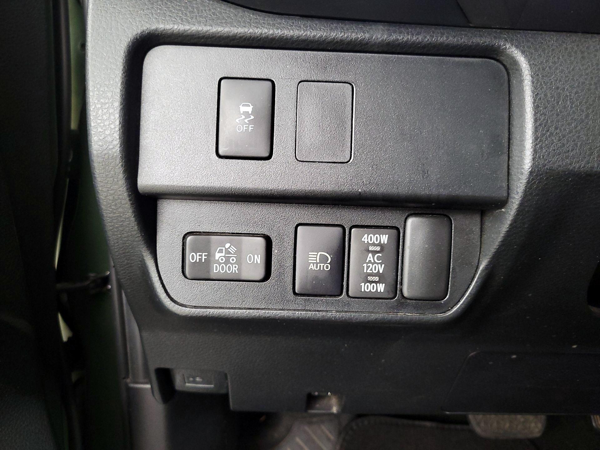 Thumbnail: 2022 Toyota Tacoma - 13