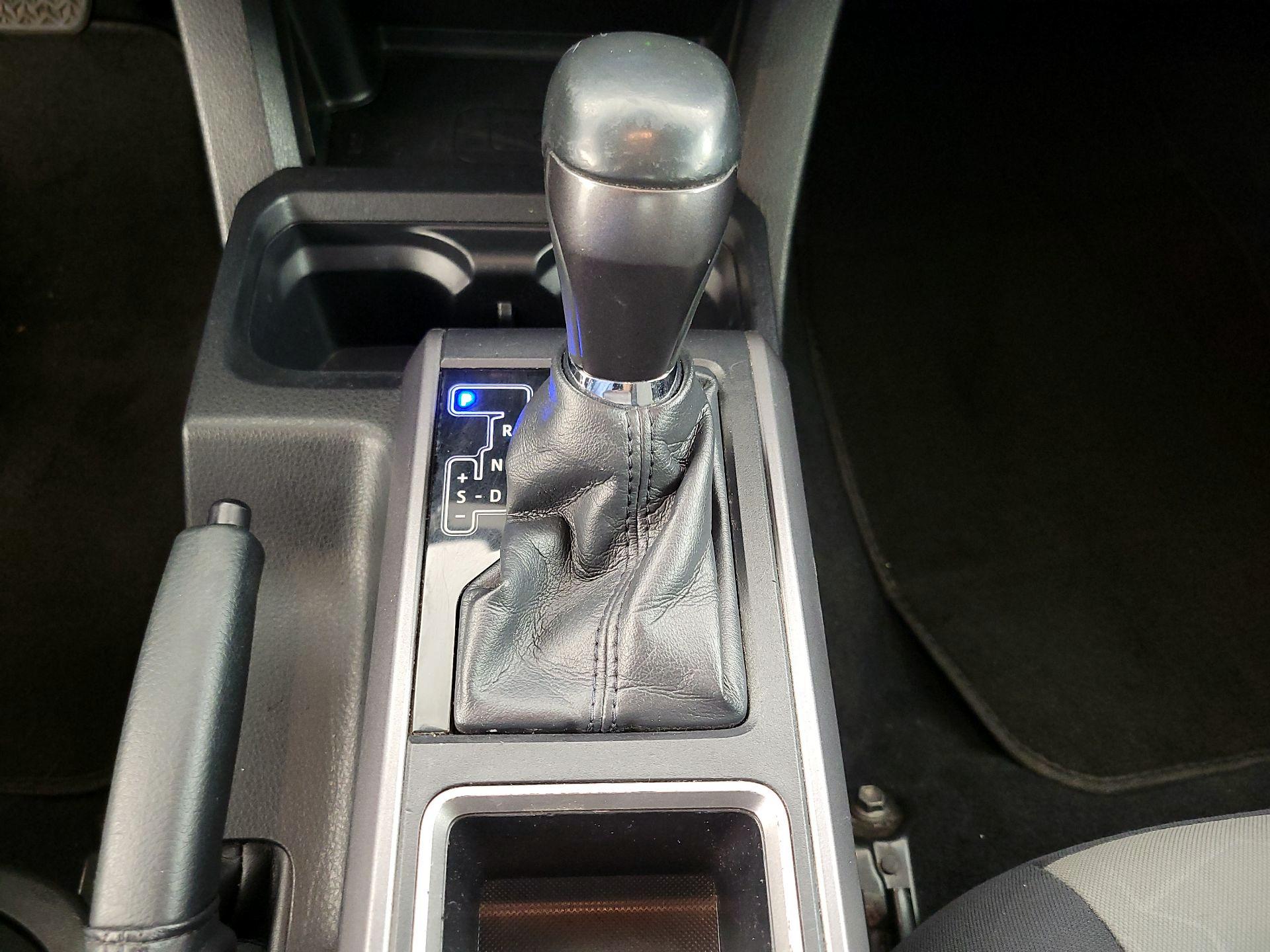 Thumbnail: 2022 Toyota Tacoma - 18