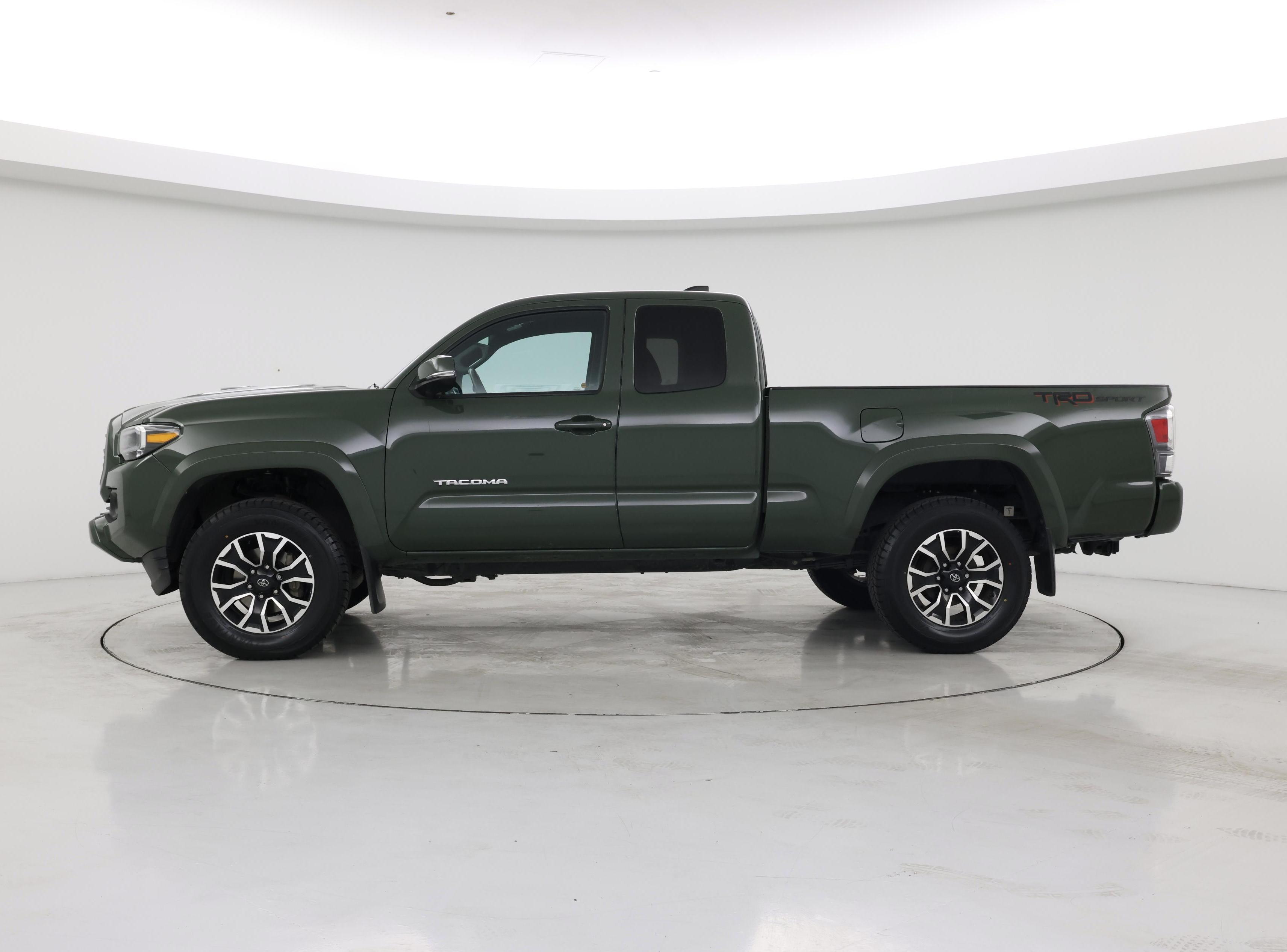 Thumbnail: 2022 Toyota Tacoma - 3