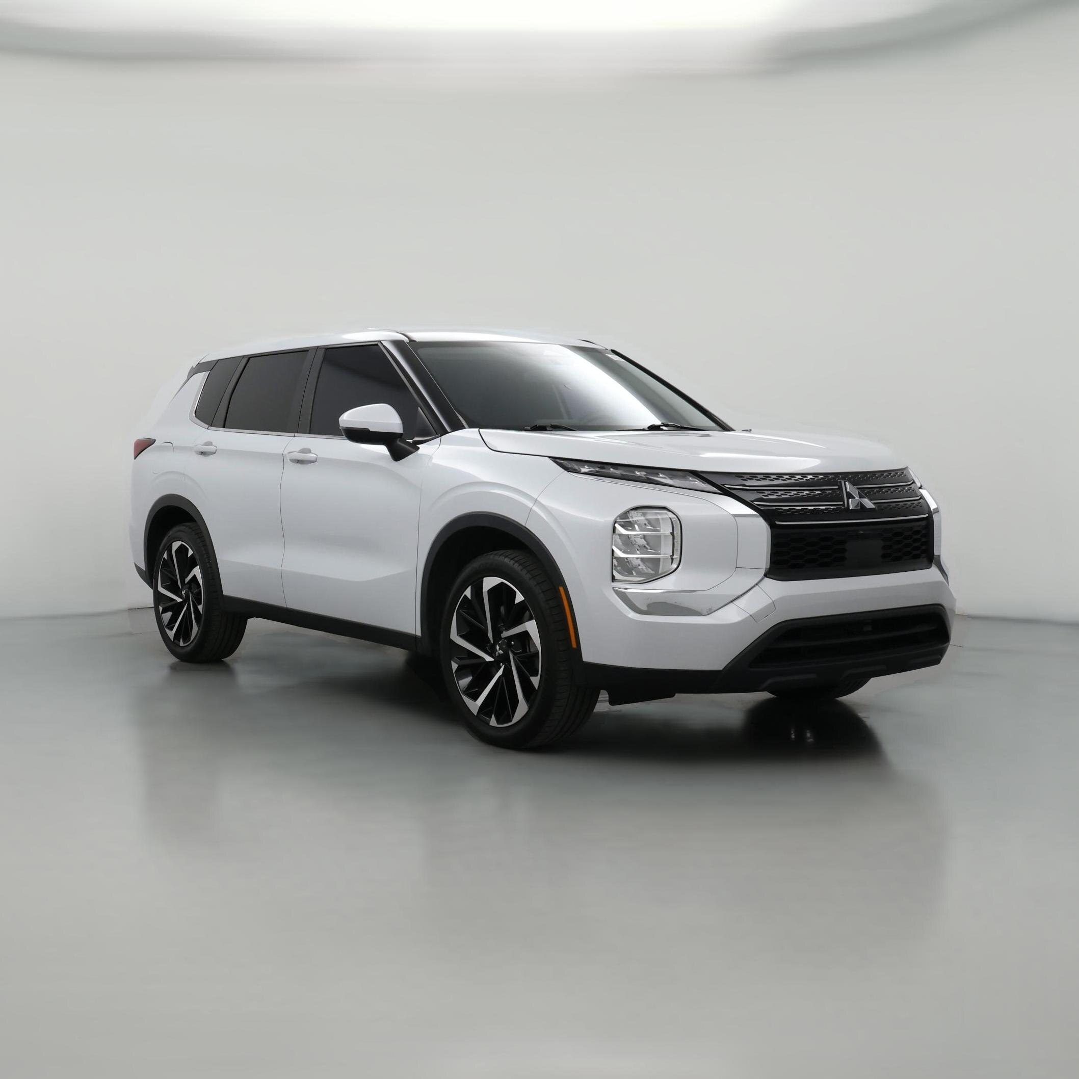 Thumbnail: 2022 Mitsubishi Outlander - 1