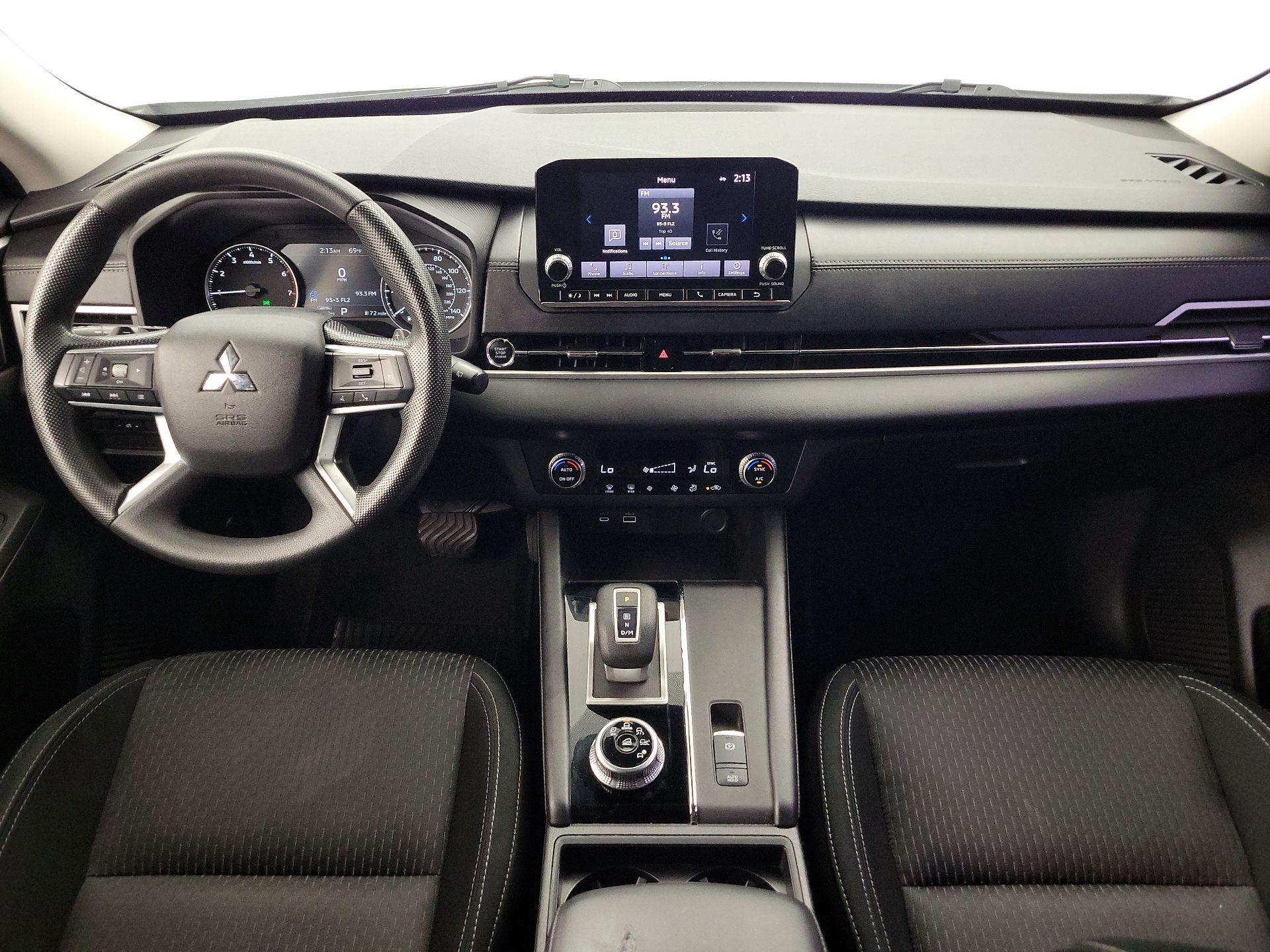 Thumbnail: 2022 Mitsubishi Outlander - 9