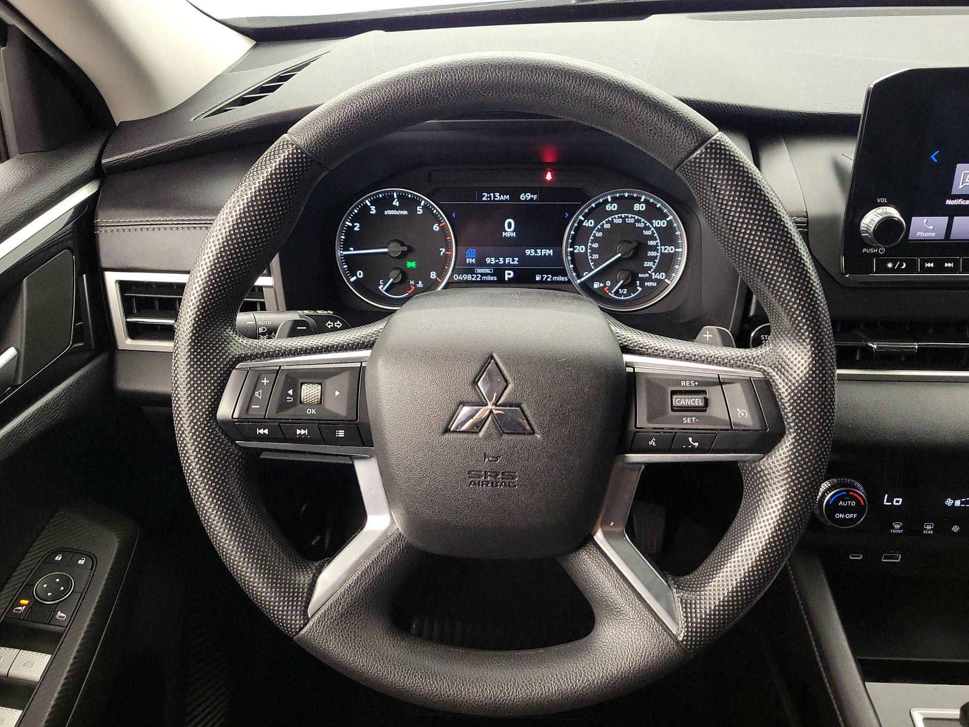 Thumbnail: 2022 Mitsubishi Outlander - 10