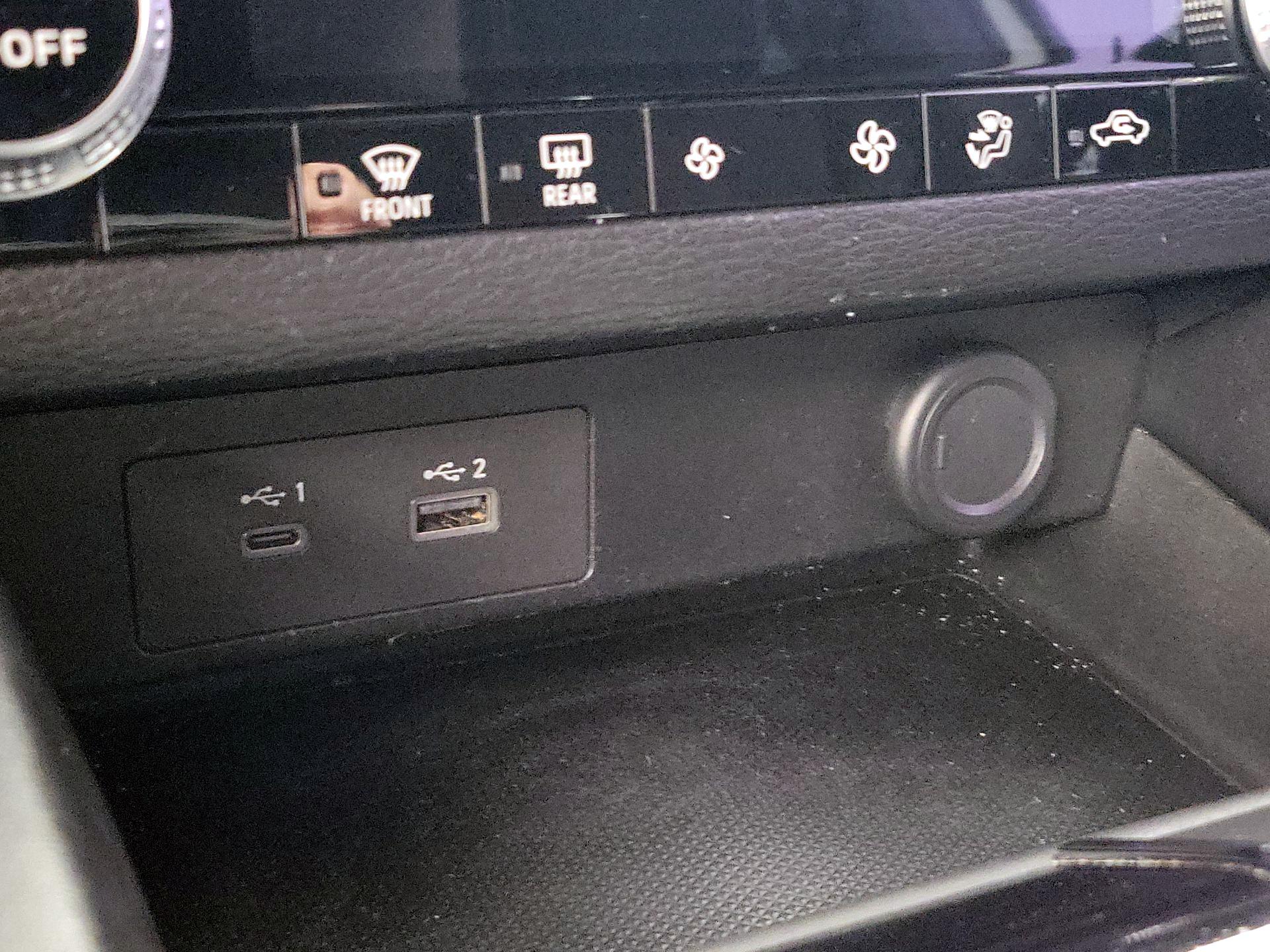 Thumbnail: 2022 Mitsubishi Outlander - 18