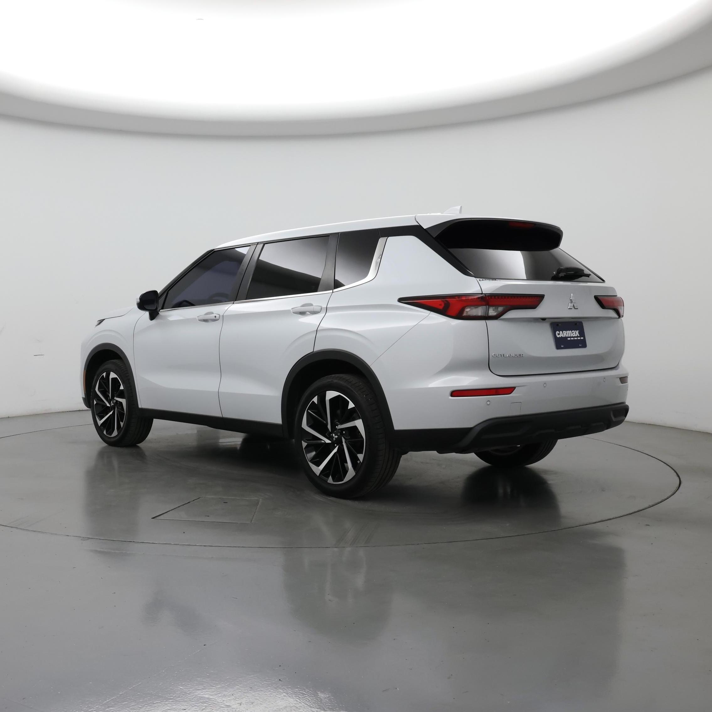 Thumbnail: 2022 Mitsubishi Outlander - 2