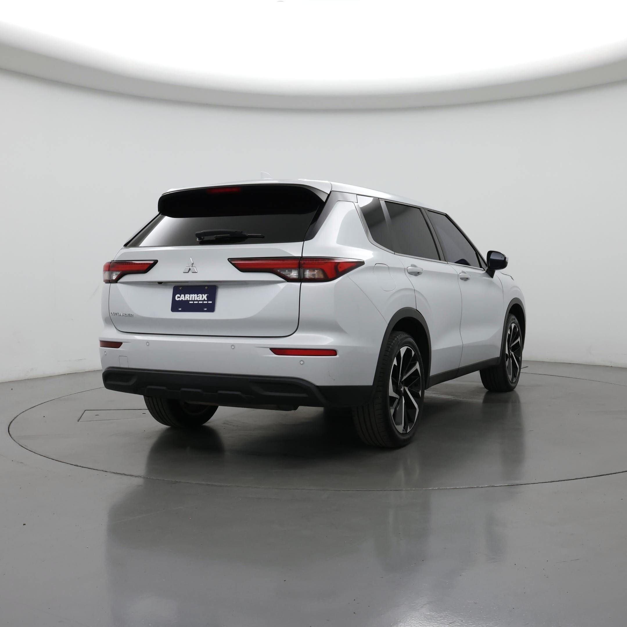 Thumbnail: 2022 Mitsubishi Outlander - 8