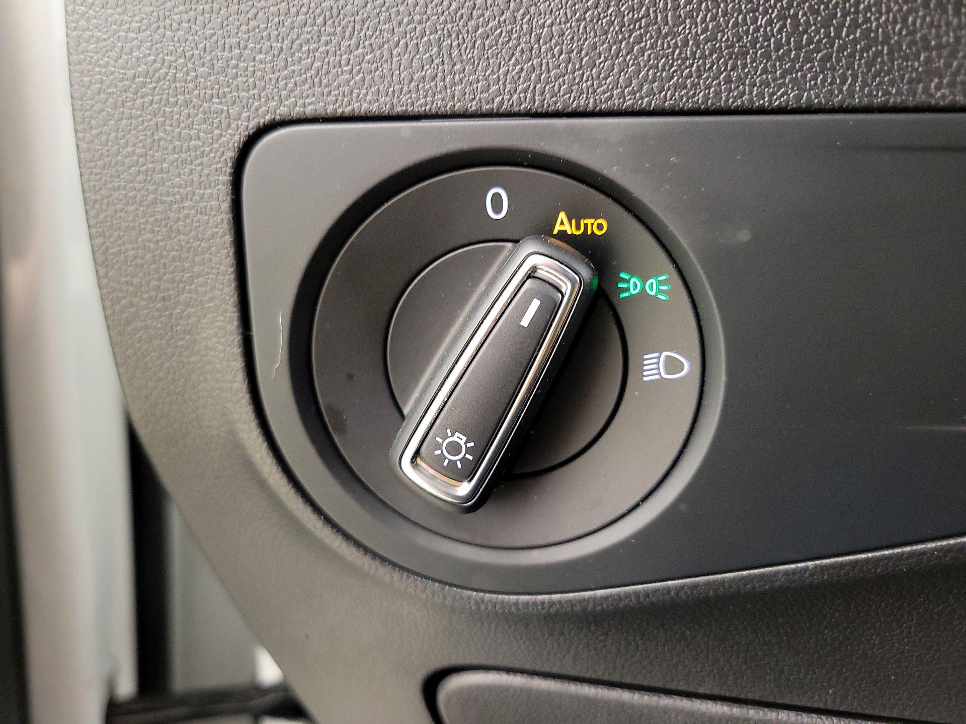 Thumbnail: 2022 Volkswagen Tiguan - 13