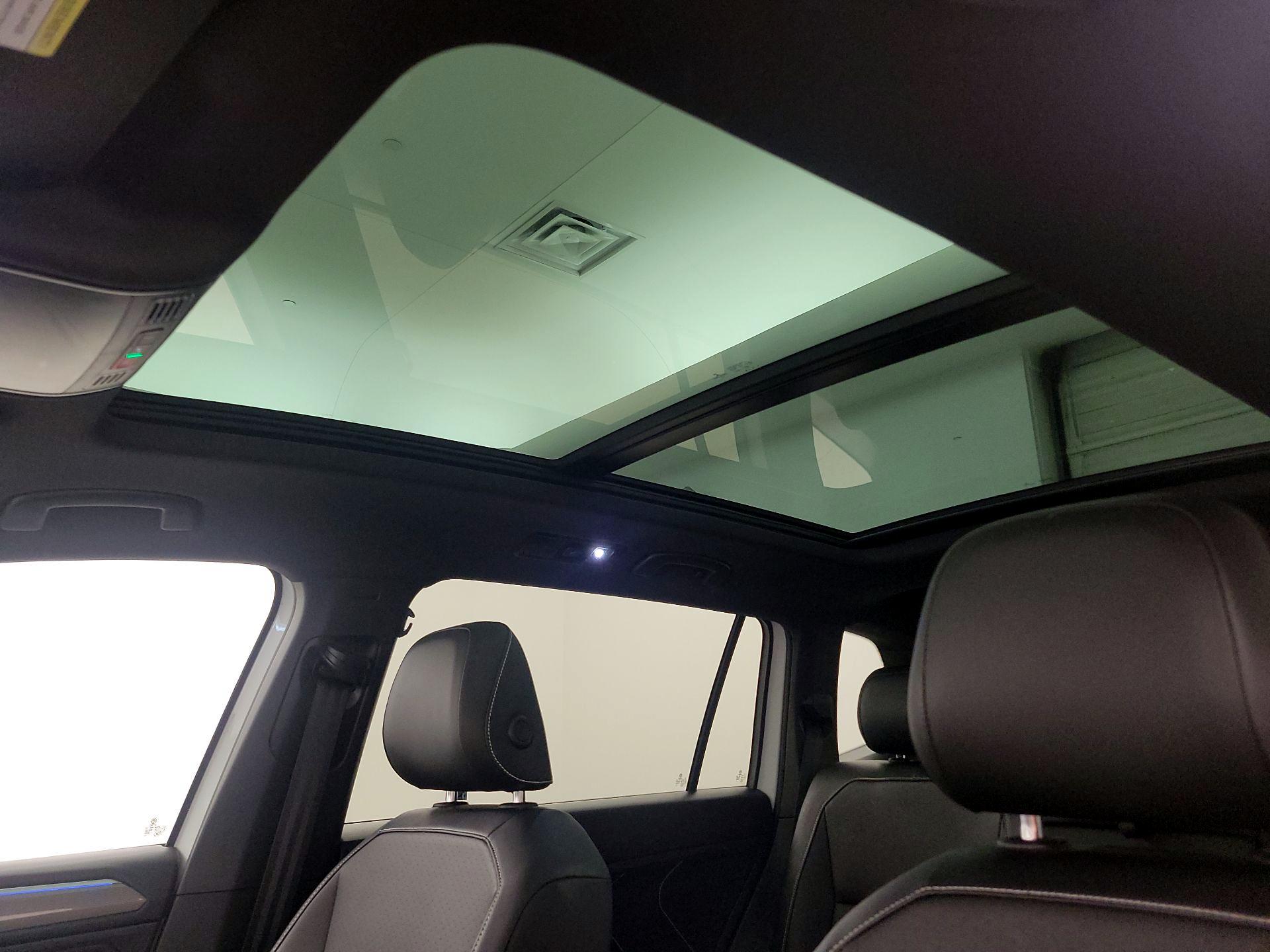 Thumbnail: 2022 Volkswagen Tiguan - 19