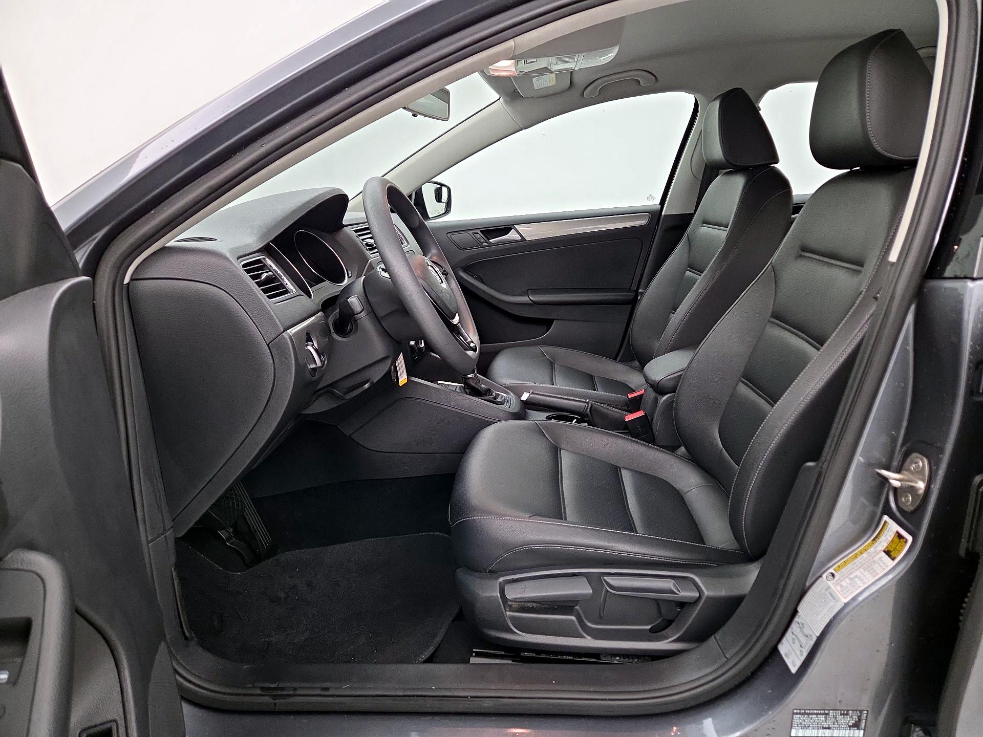 Thumbnail: 2018 Volkswagen Jetta - 11