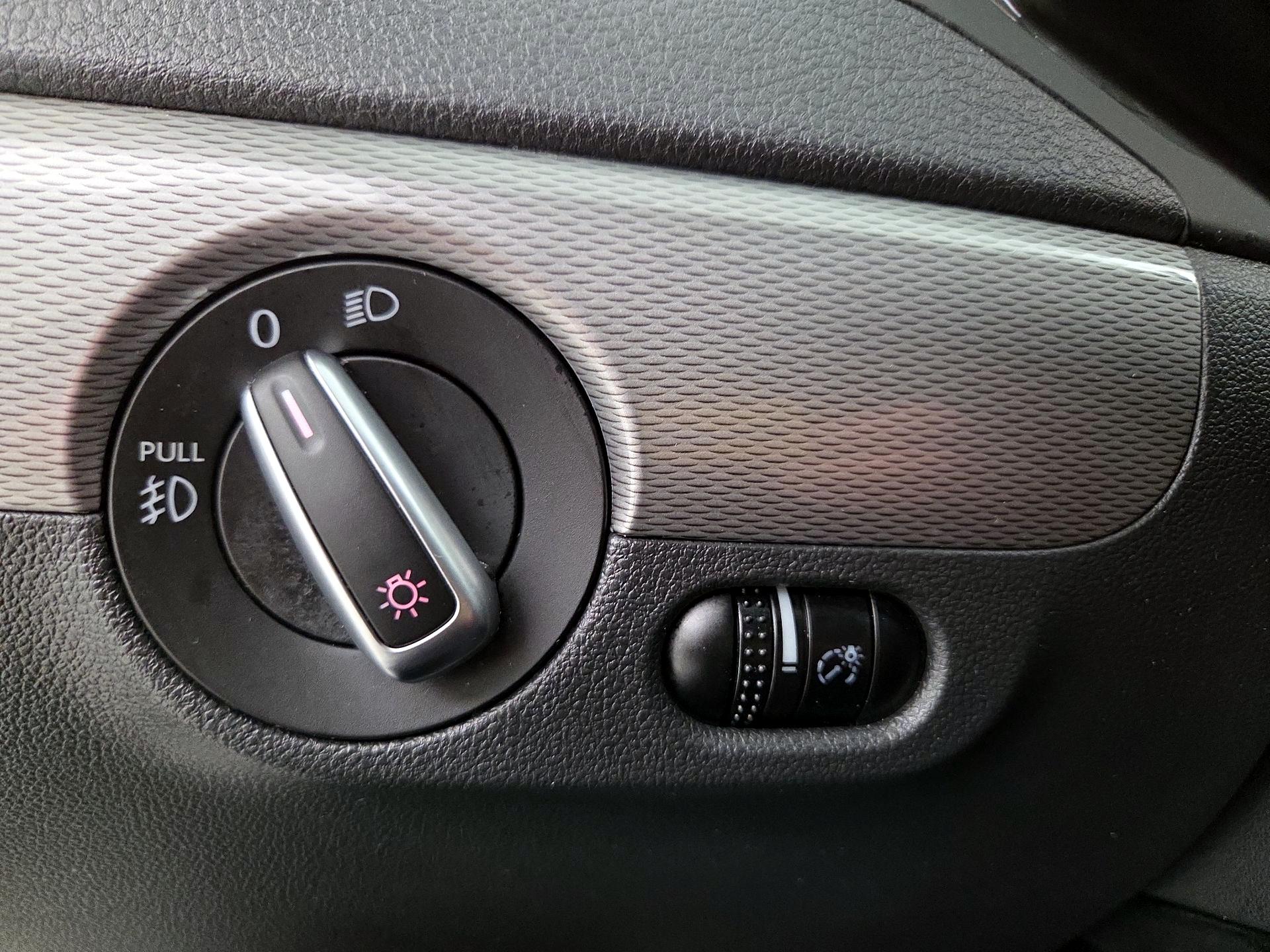 Thumbnail: 2018 Volkswagen Jetta - 13