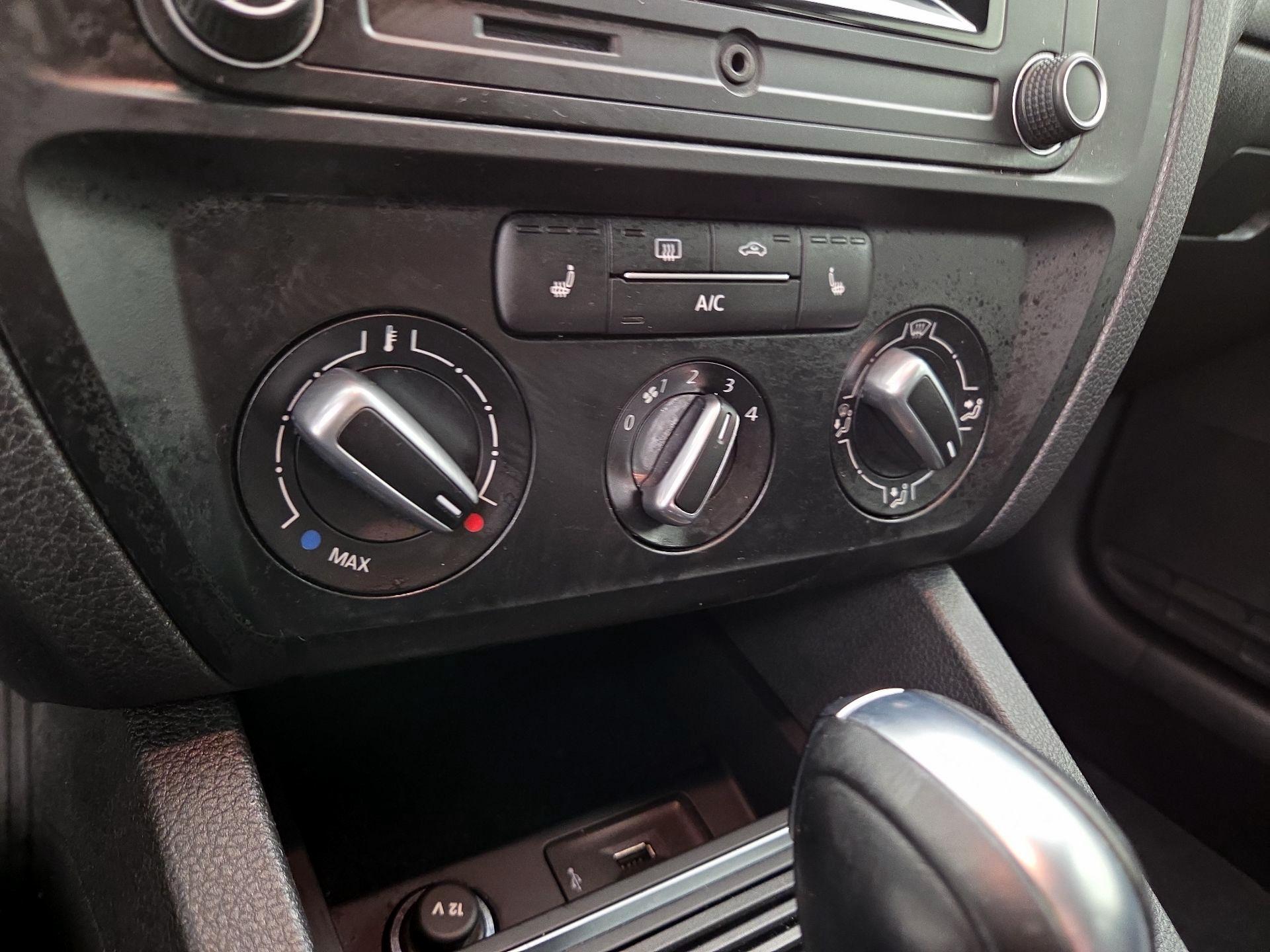 Thumbnail: 2018 Volkswagen Jetta - 16