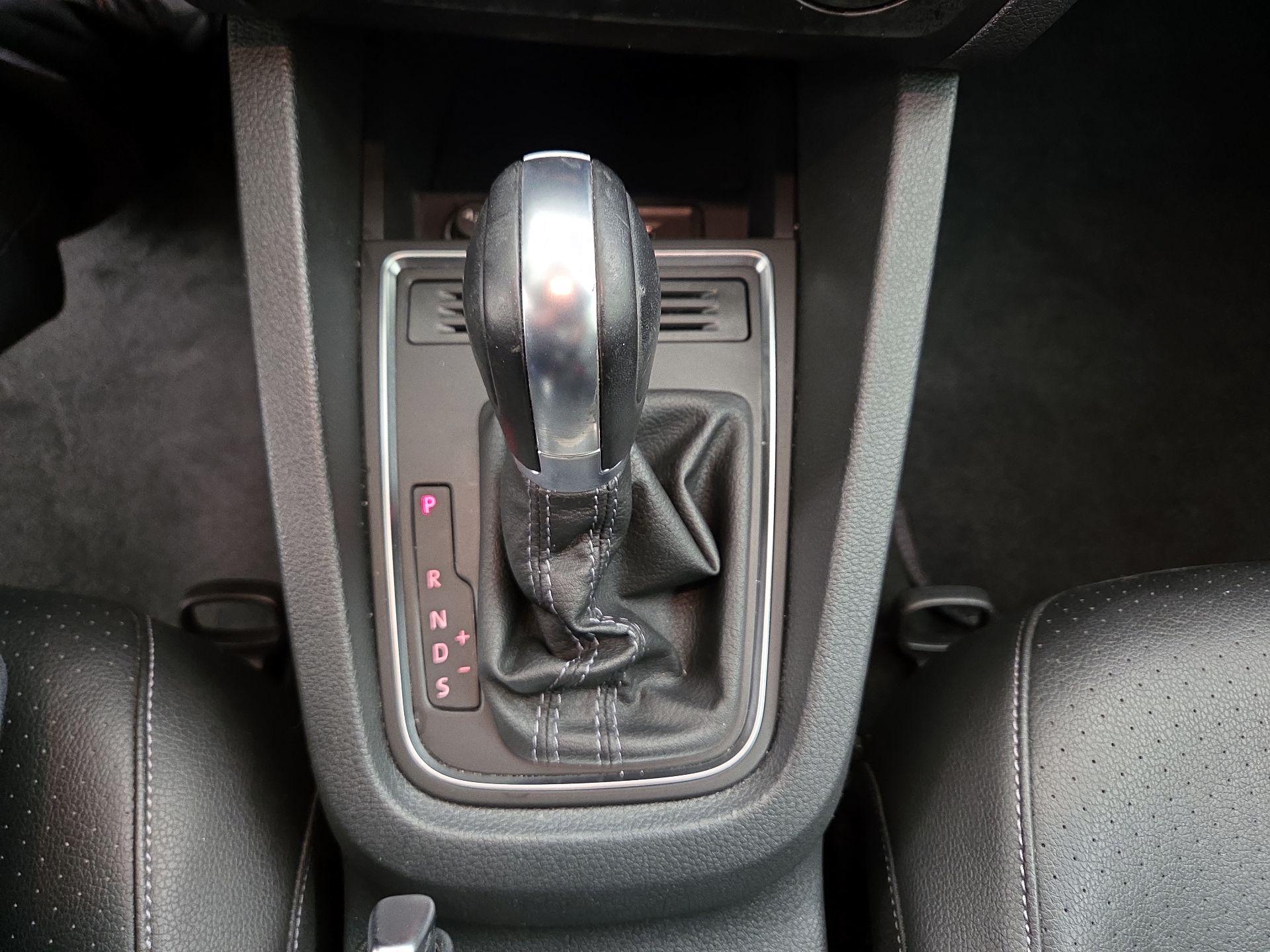 Thumbnail: 2018 Volkswagen Jetta - 17