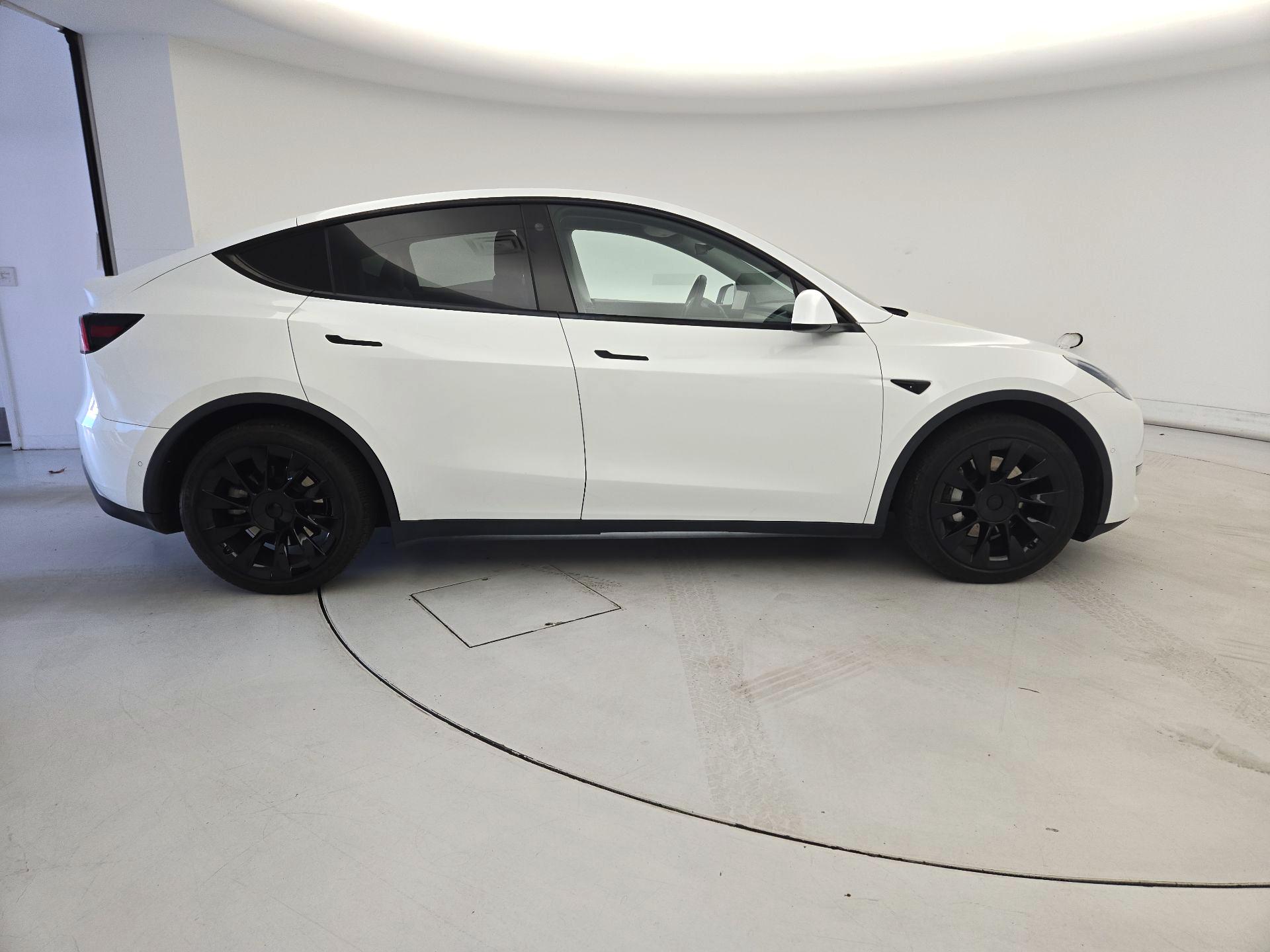 Thumbnail: 2021 Tesla Model Y - 4