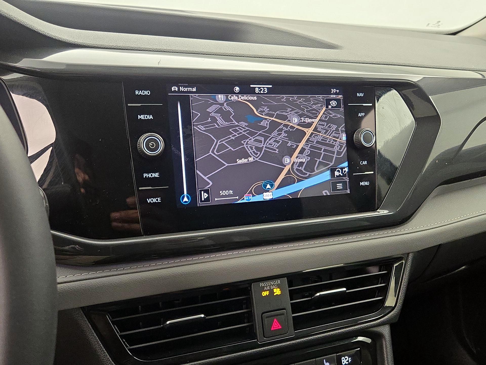 Thumbnail: 2023 Volkswagen Taos - 14