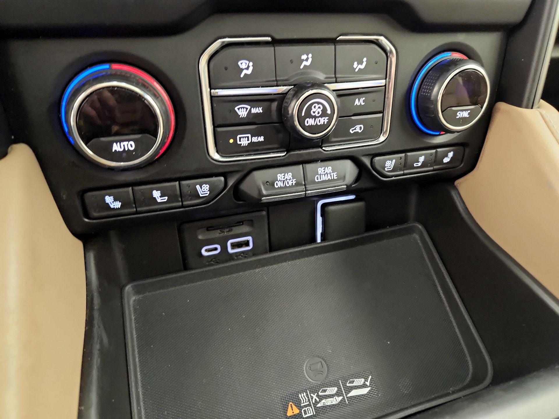 Thumbnail: 2021 Chevrolet Suburban - 17