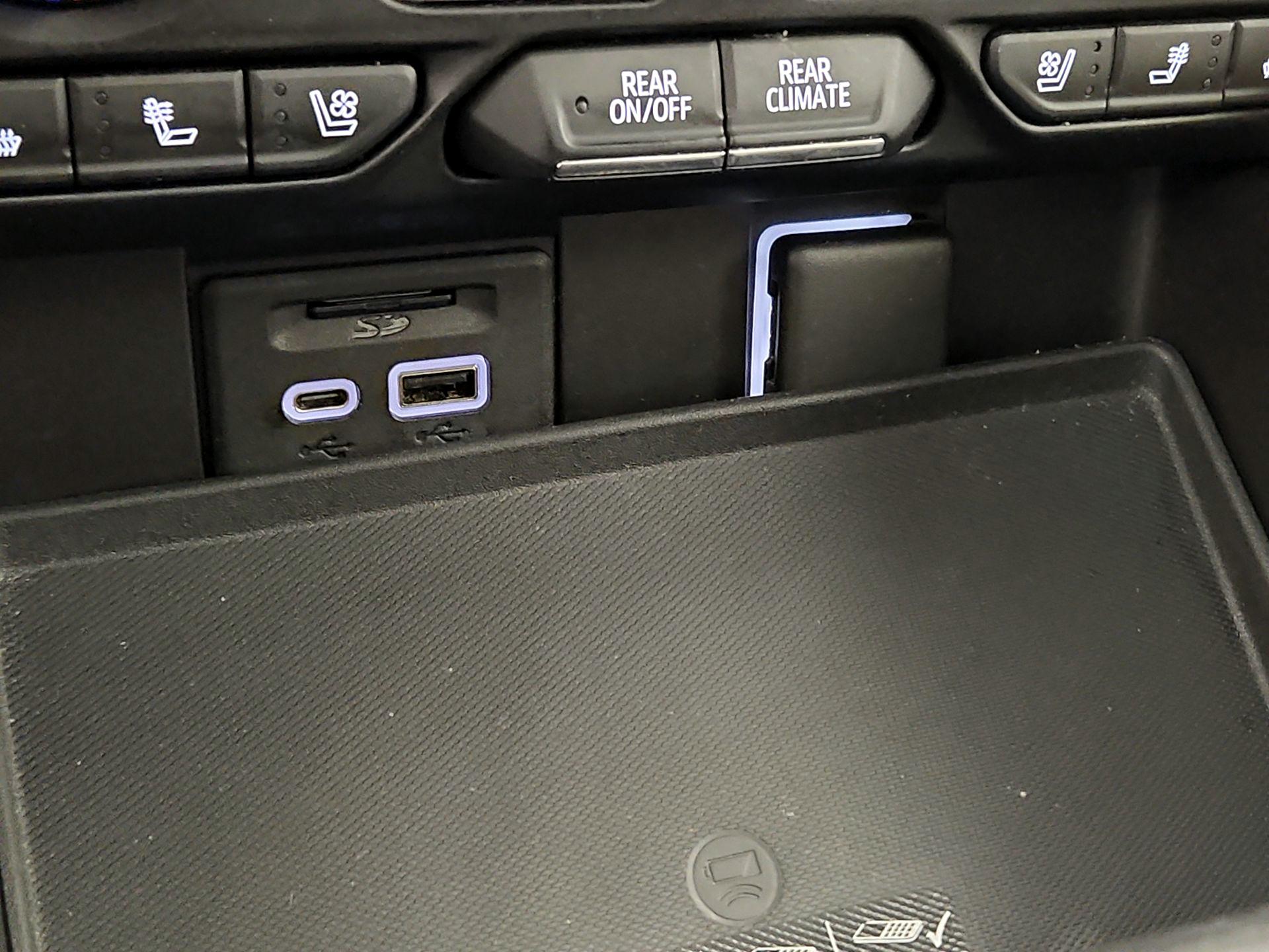 Thumbnail: 2021 Chevrolet Suburban - 19