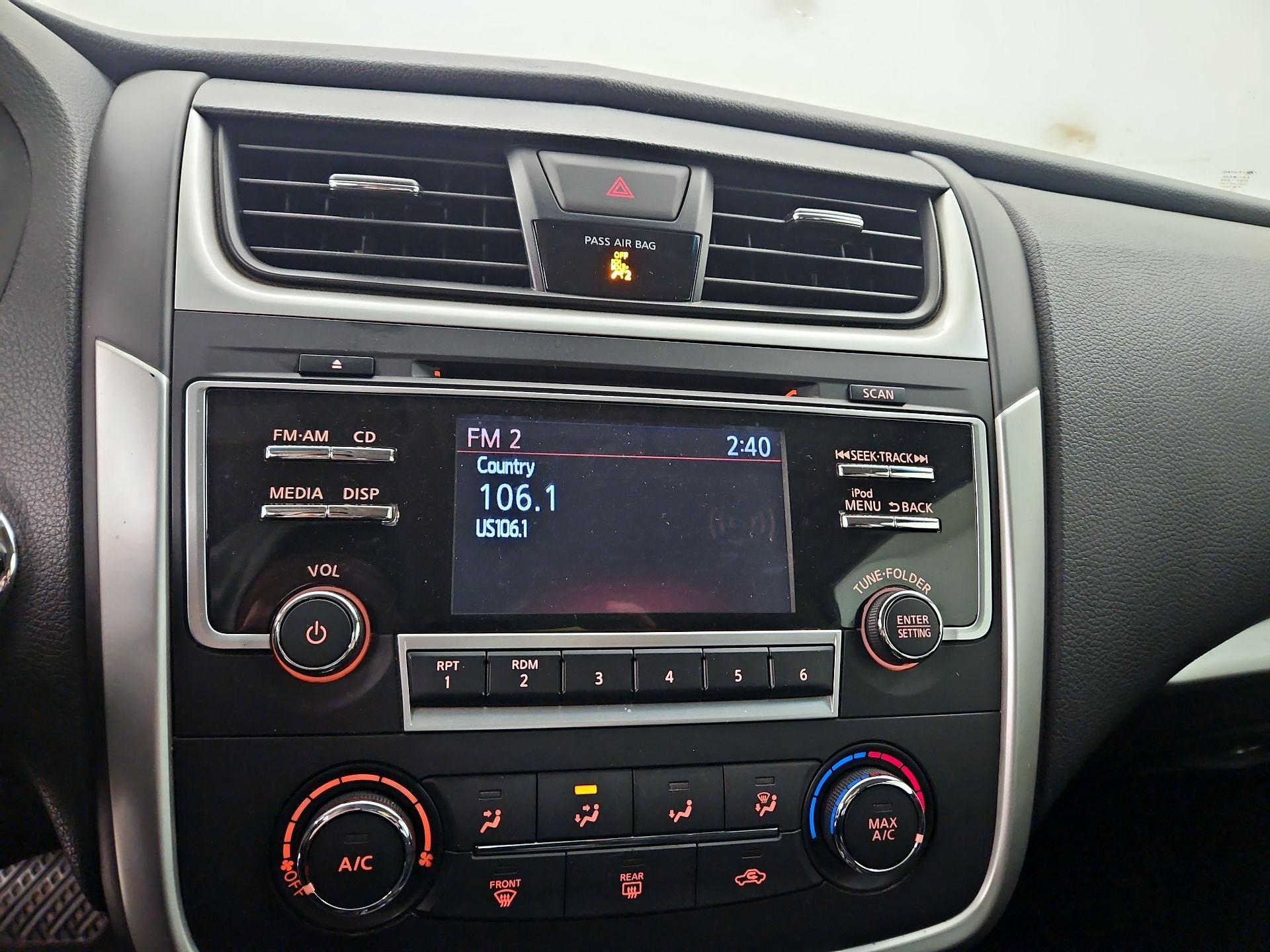 Thumbnail: 2017 Nissan Altima - 15