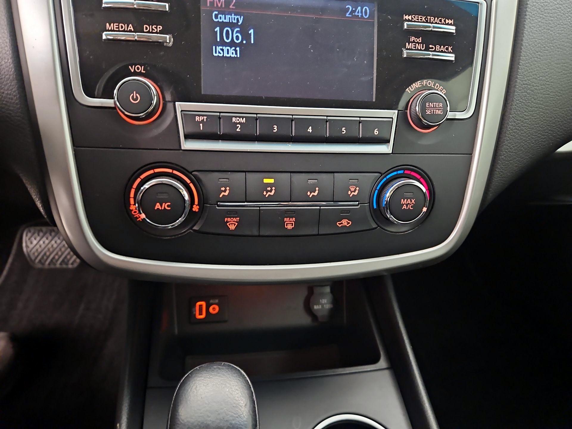 Thumbnail: 2017 Nissan Altima - 16