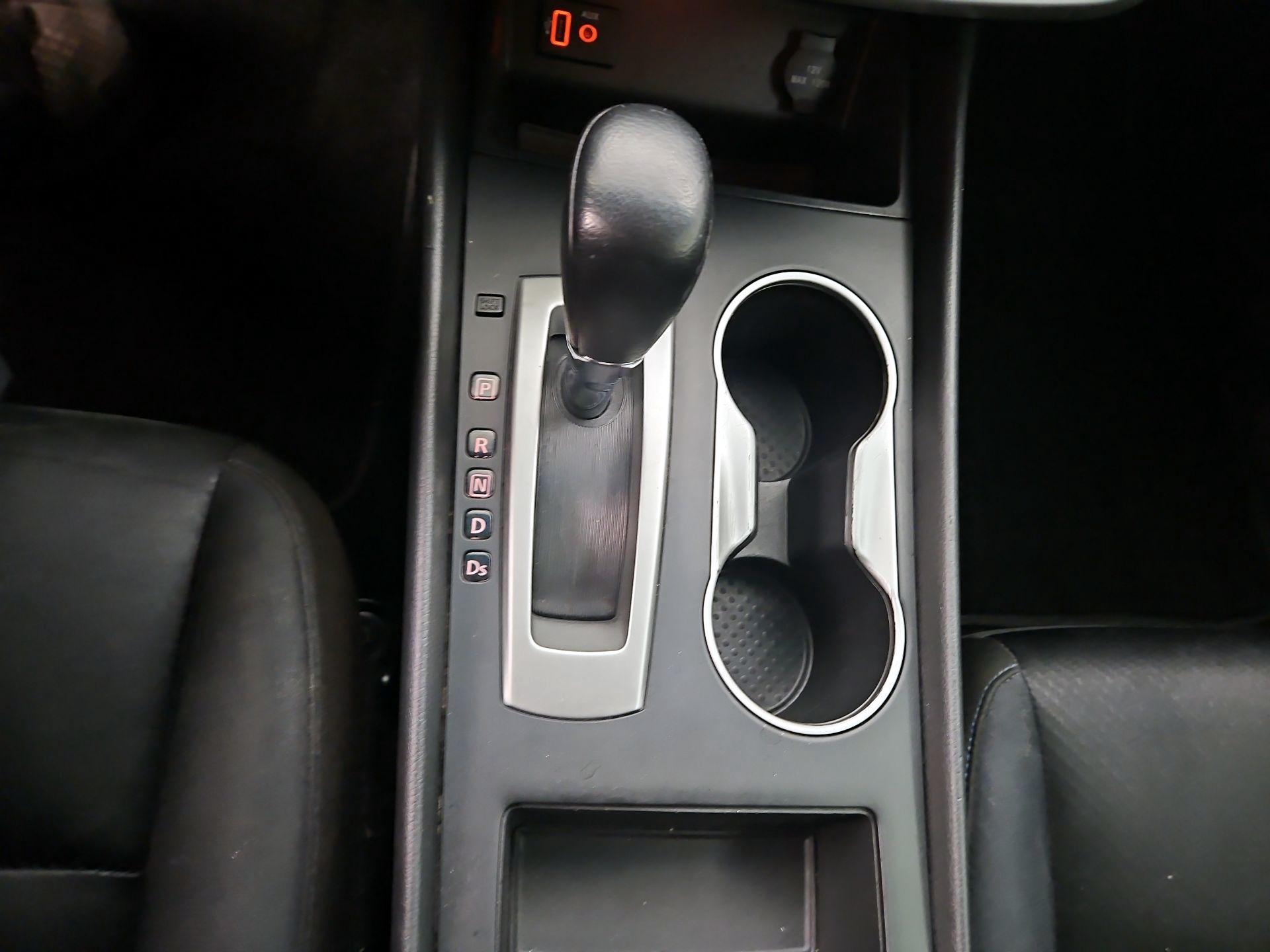 Thumbnail: 2017 Nissan Altima - 17