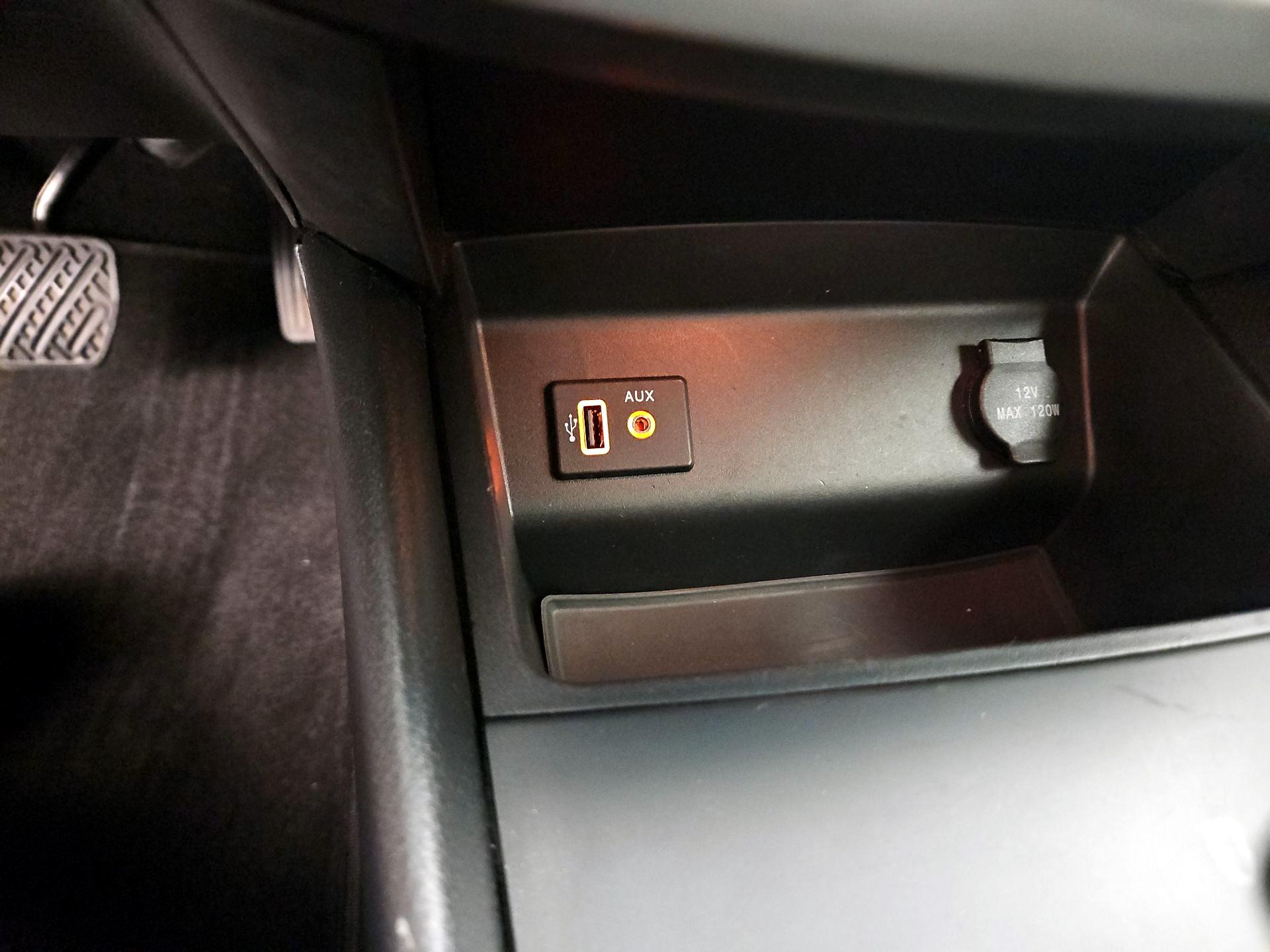 Thumbnail: 2017 Nissan Altima - 18