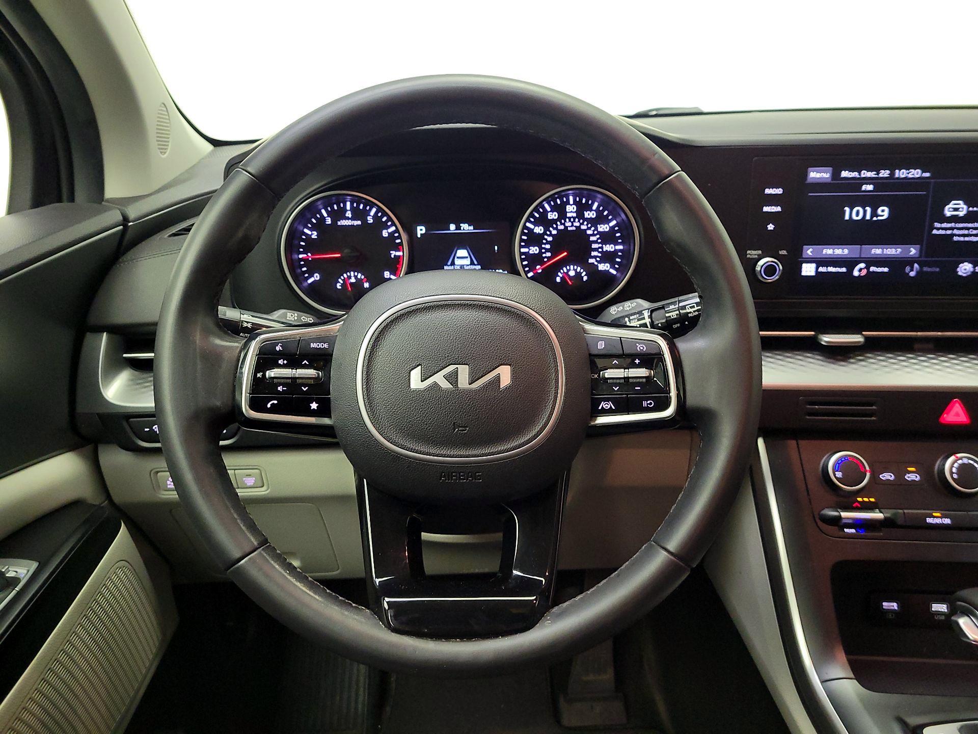 Thumbnail: 2022 Kia Carnival - 10