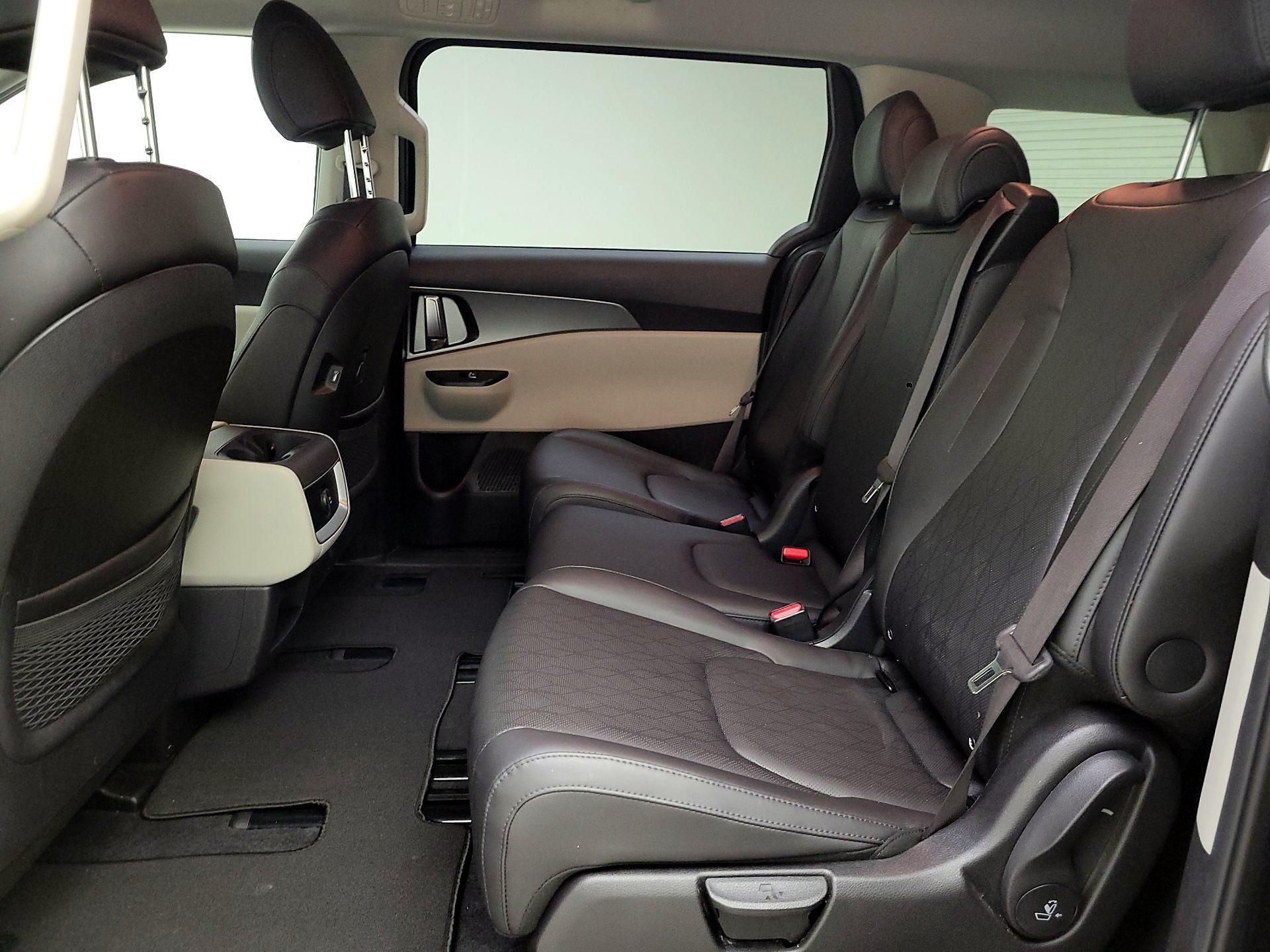 Thumbnail: 2022 Kia Carnival - 19