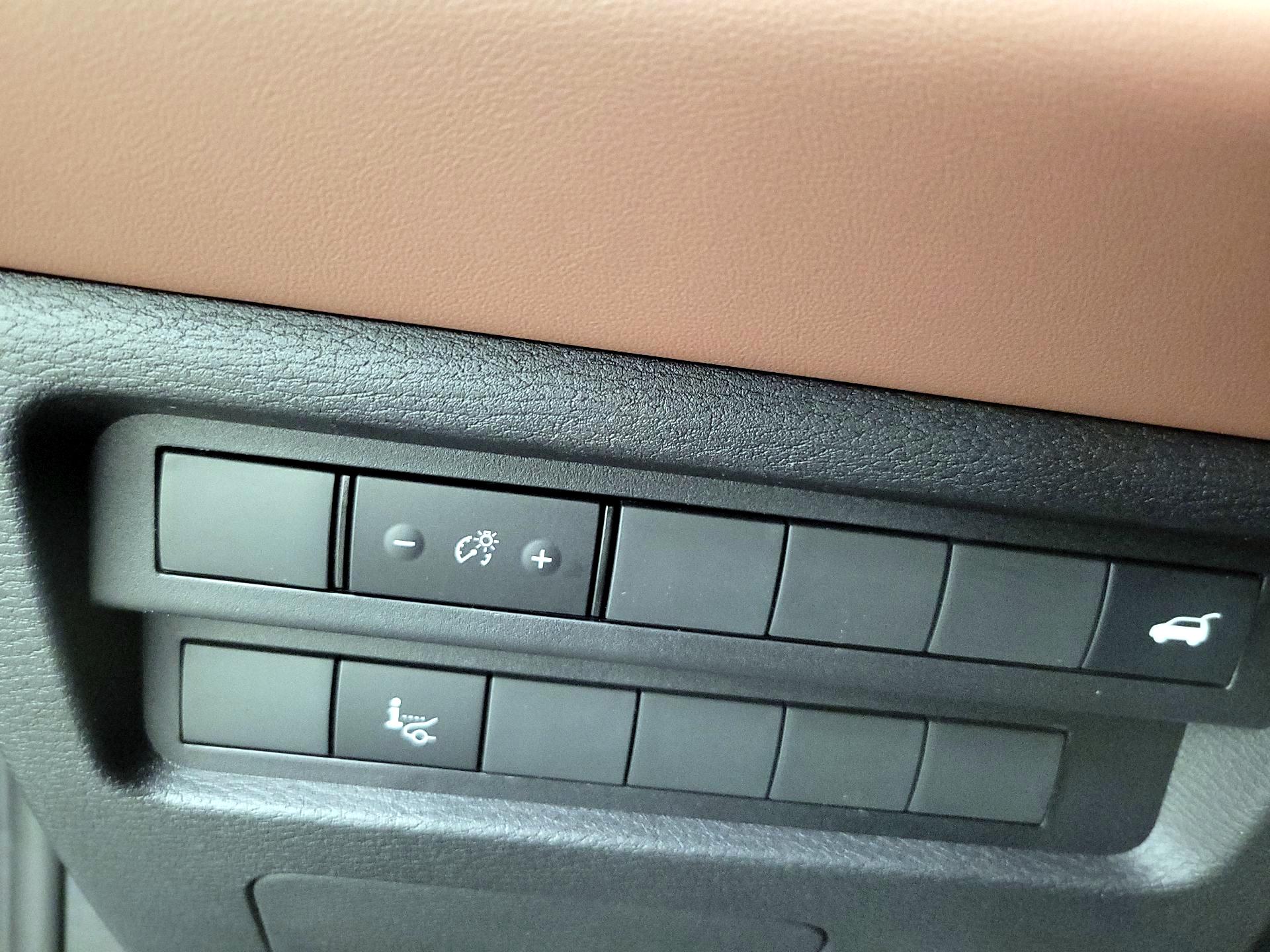 Thumbnail: 2025 Mitsubishi Outlander - 13