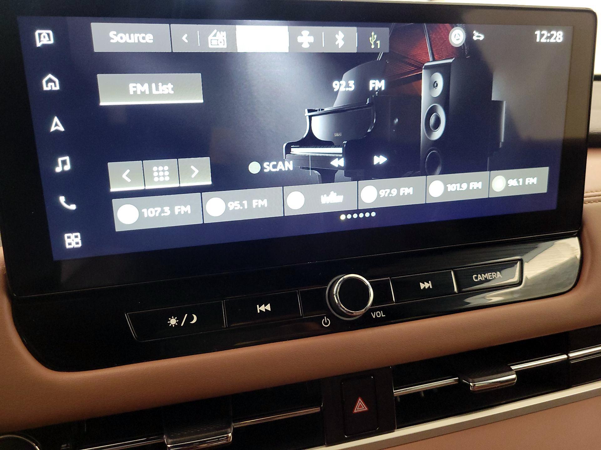 Thumbnail: 2025 Mitsubishi Outlander - 16