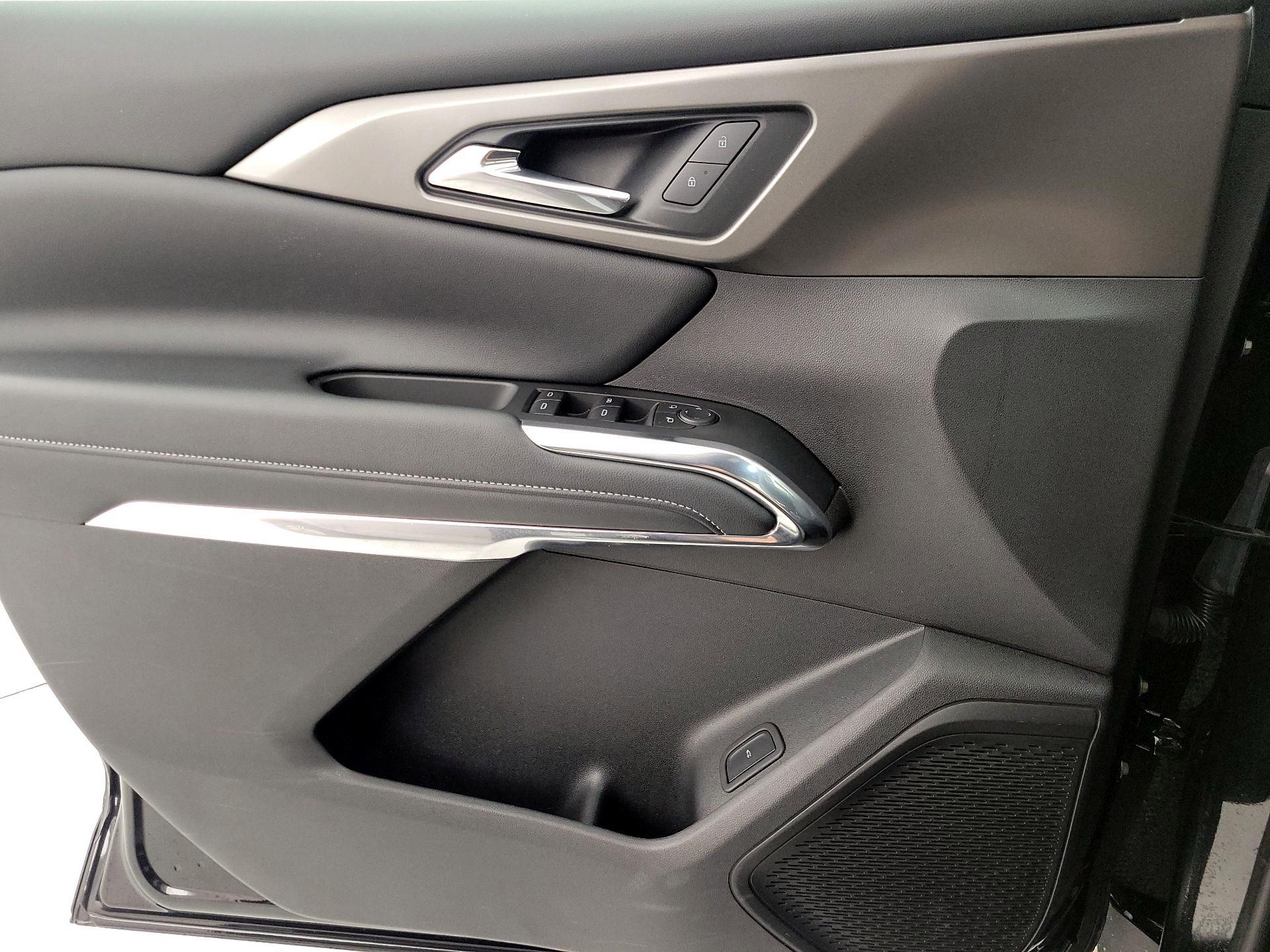 Thumbnail: 2025 Chevrolet Traverse - 12