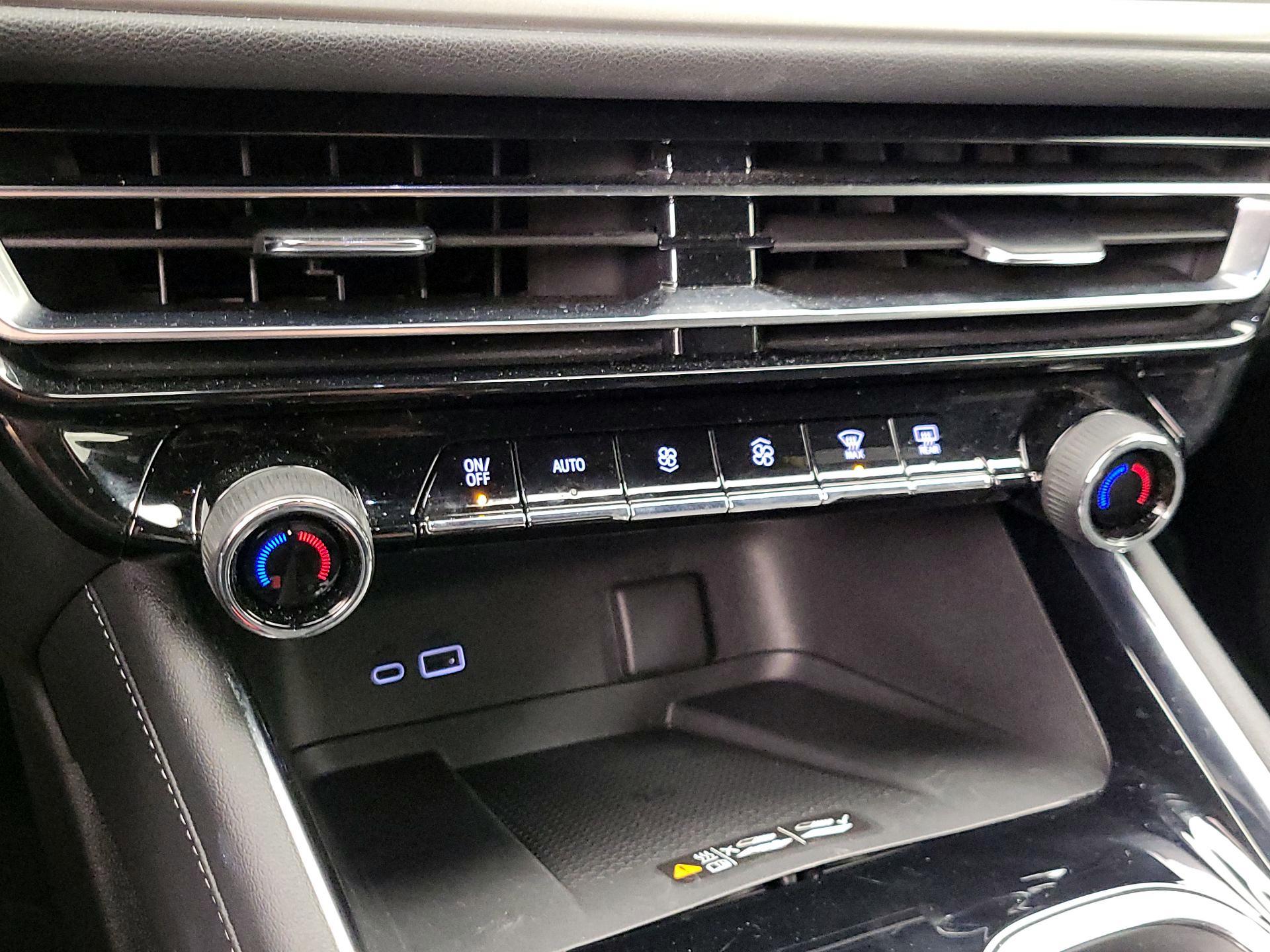 Thumbnail: 2025 Chevrolet Traverse - 16