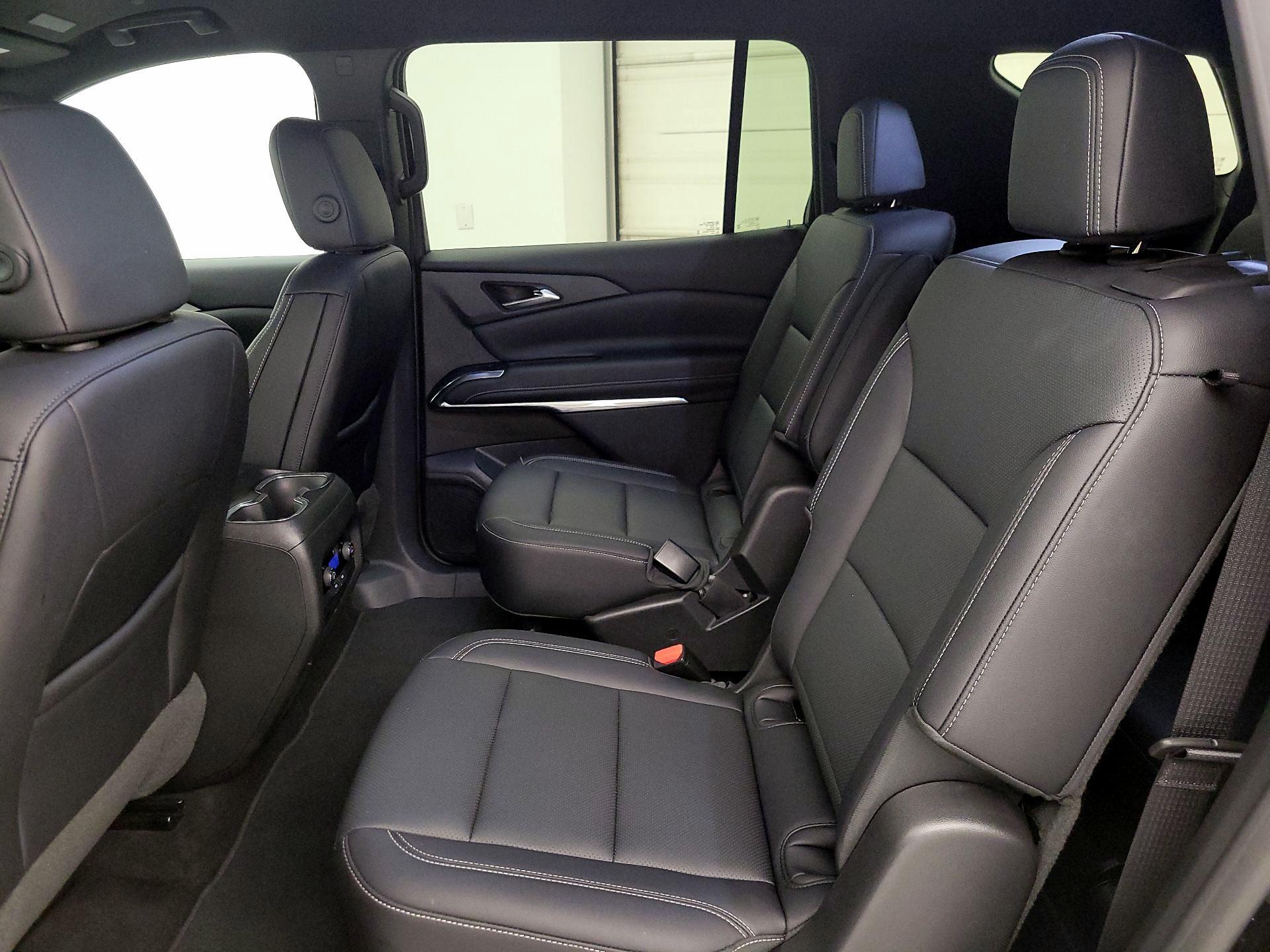 Thumbnail: 2025 Chevrolet Traverse - 19