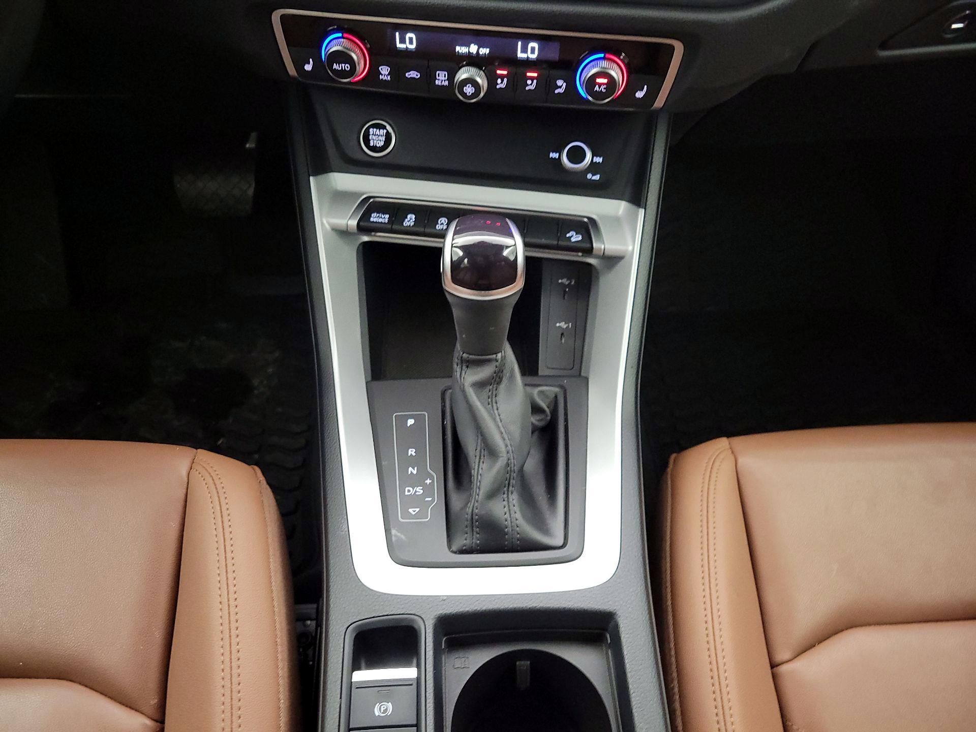 Thumbnail: 2022 Audi Q3 - 16