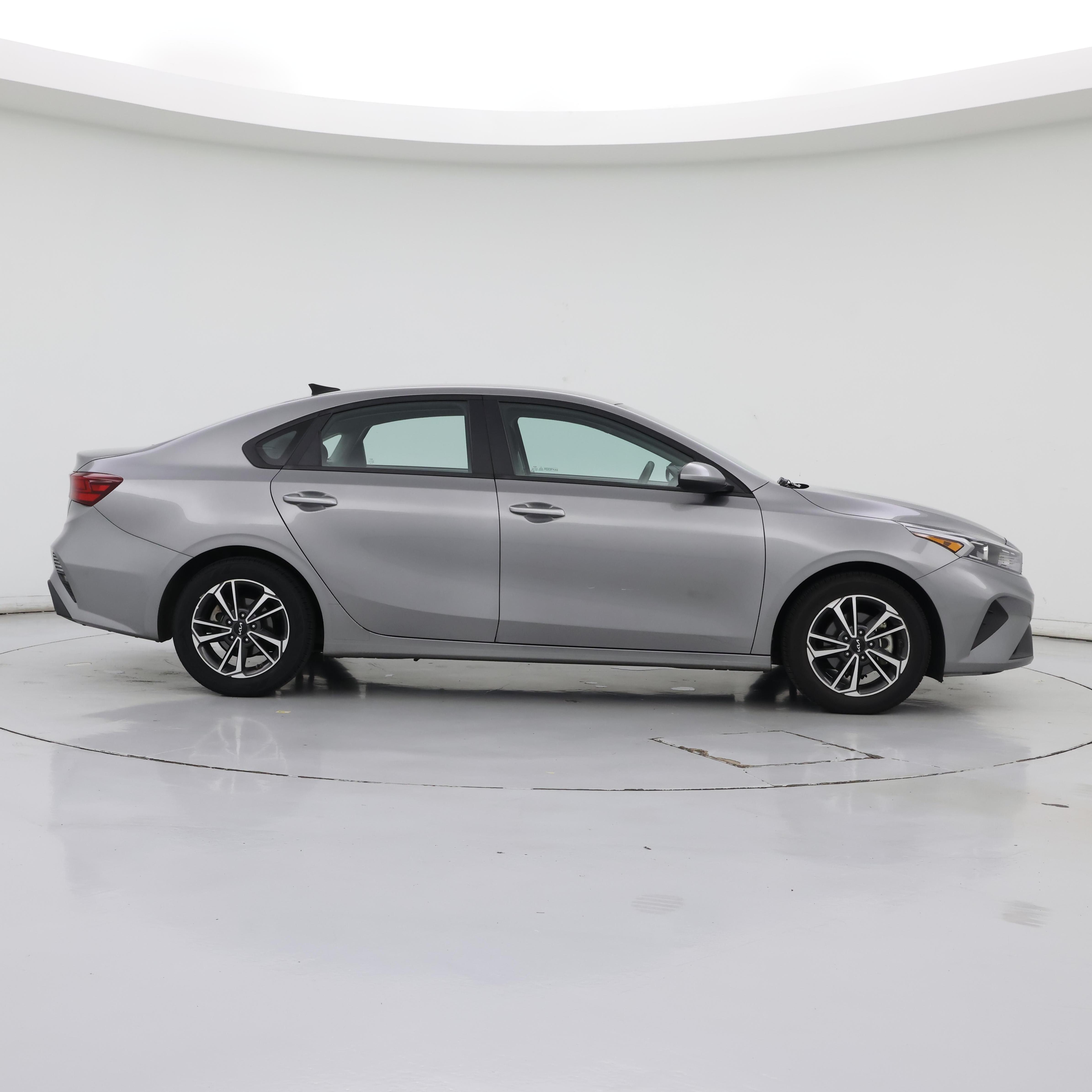 Thumbnail: 2023 Kia Forte - 7